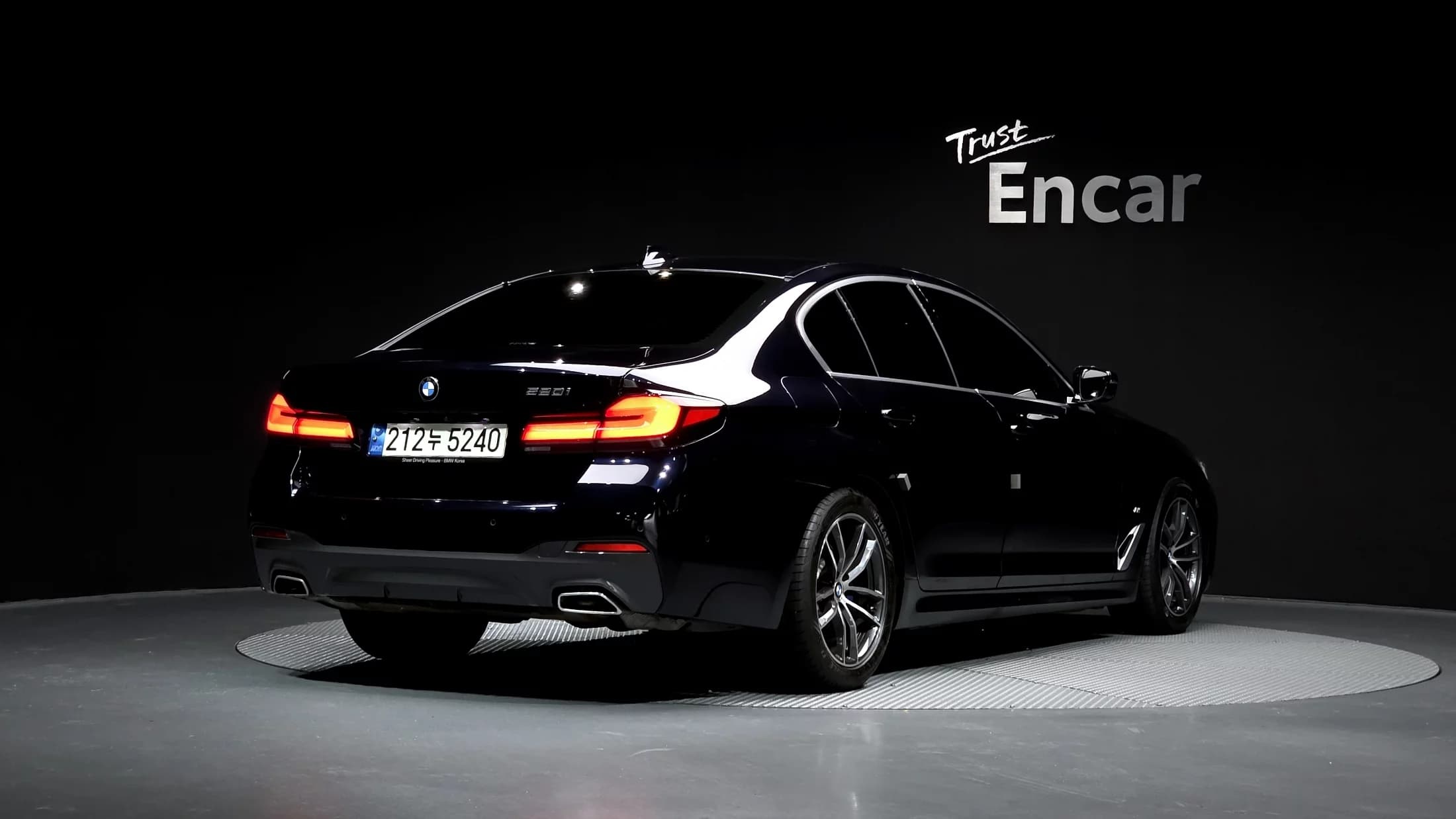 BMW 5-Series 520i M Sport, 2021 г. 34624 км. — фото 2