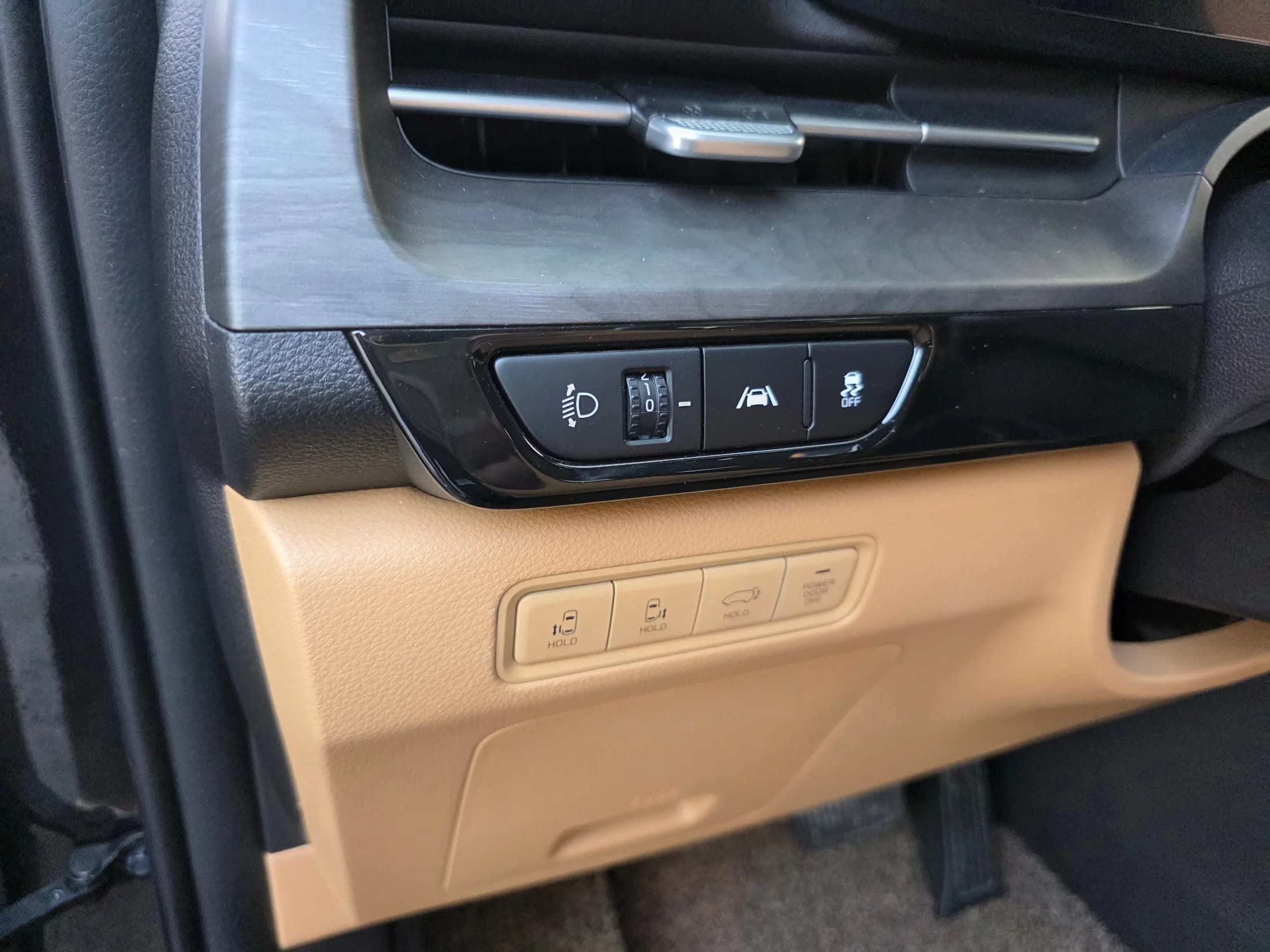 Kia Carnival Gasoline 9-Seater Signature, 2023 г. 62037 км. — фото 12