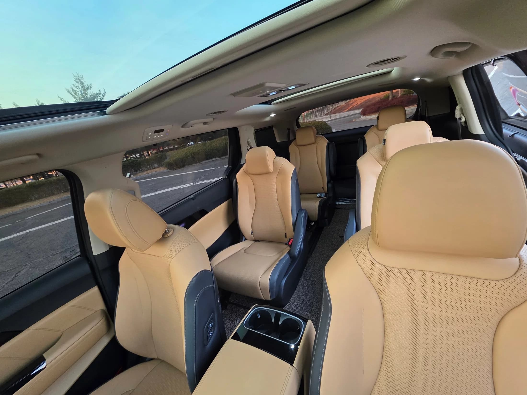 Kia Carnival Gasoline 9-Seater Signature, 2023 г. 62037 км. — фото 18