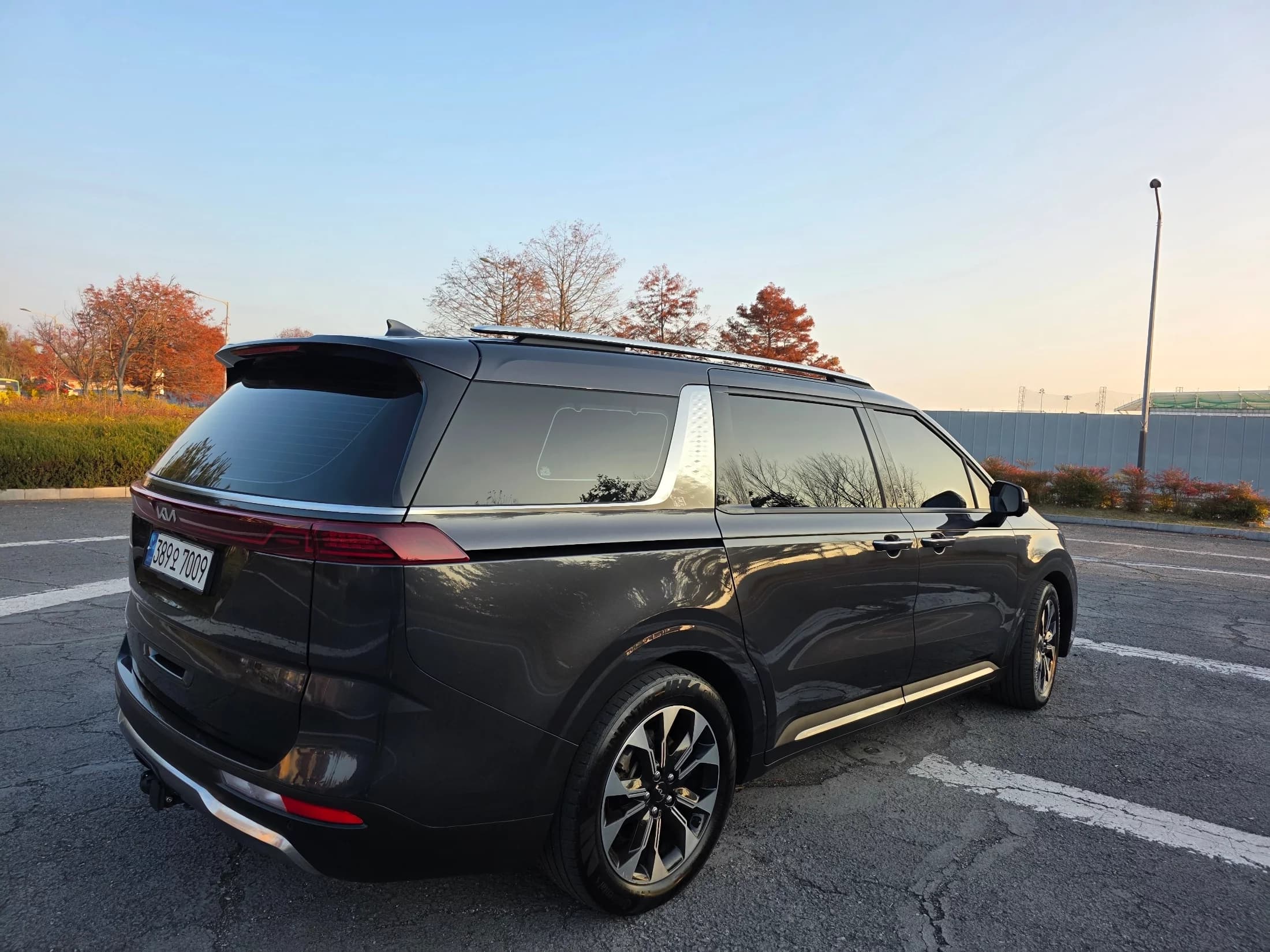 Kia Carnival Gasoline 9-Seater Signature, 2023 г. 62037 км. — фото 3