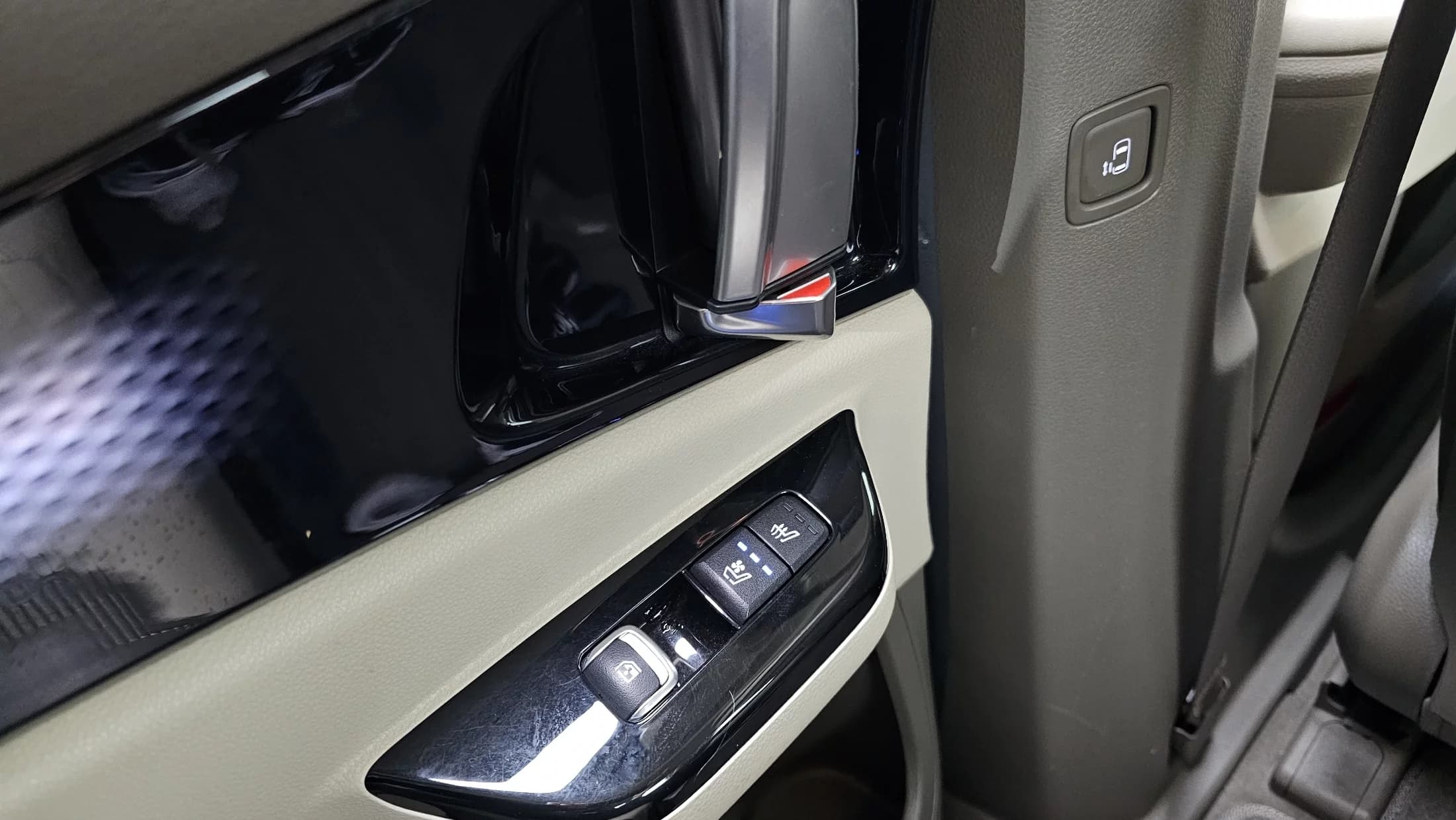 Kia Carnival 9-Seater Signature, 2022 г. 77744 км. — фото 19