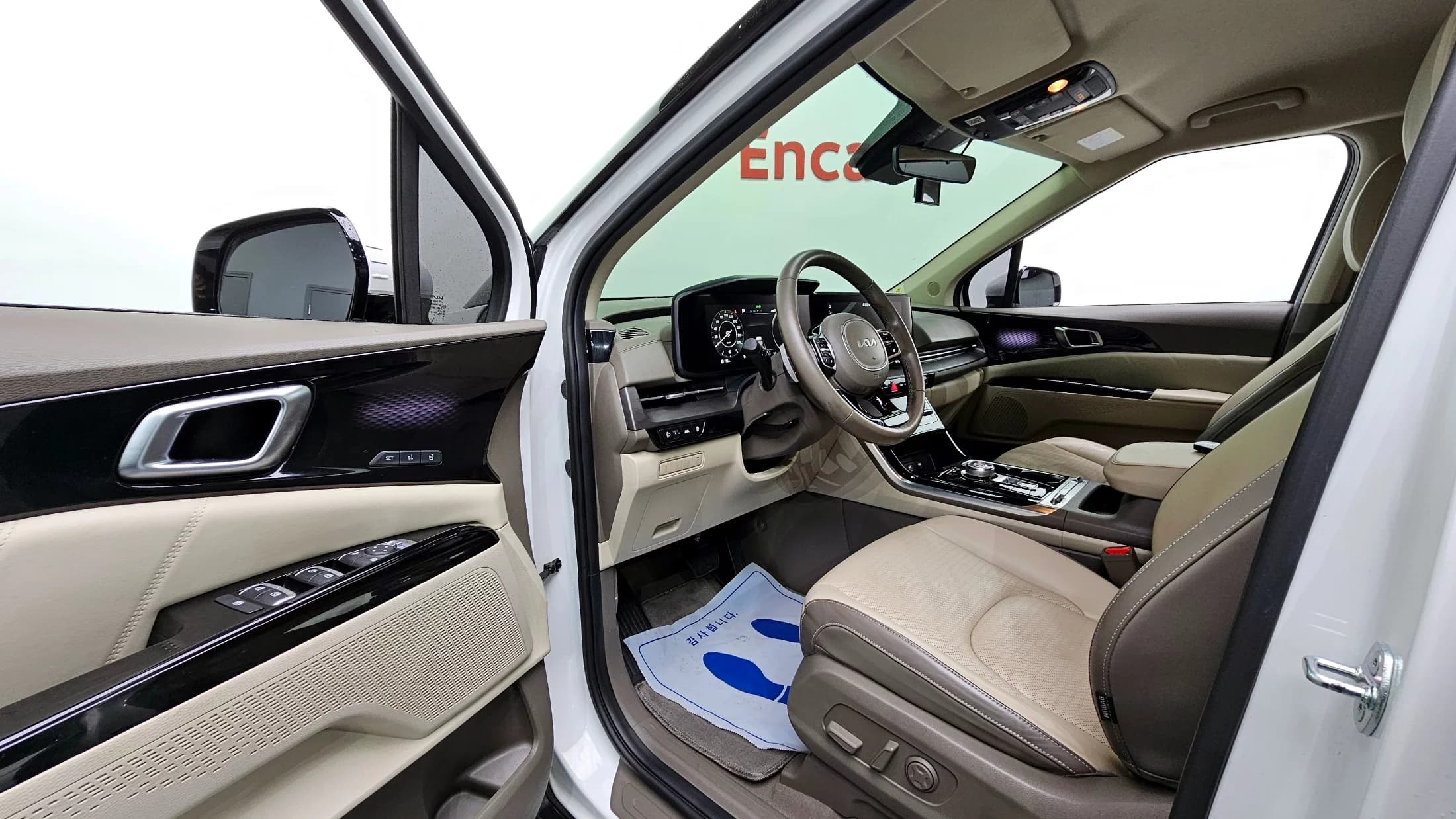 Kia Carnival 9-Seater Signature, 2022 г. 77744 км. — фото 10