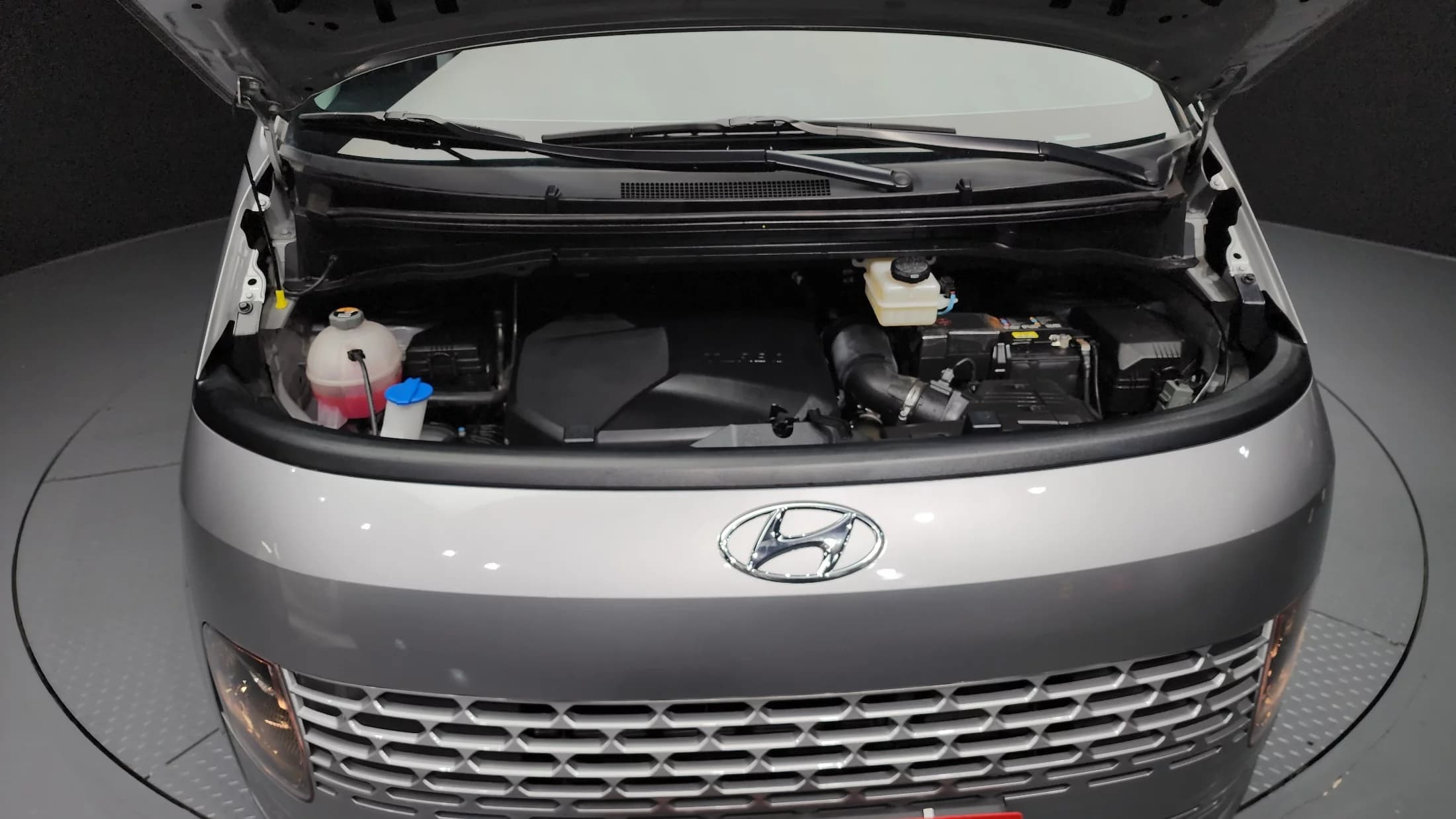 Hyundai Staria Cargo 5-Seater Modern, 2022 г. 37064 км. — фото 6