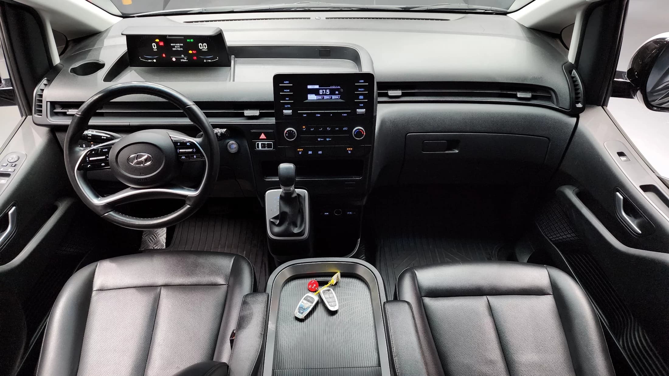 Hyundai Staria Cargo 5-Seater Modern, 2022 г. 37064 км. — фото 7