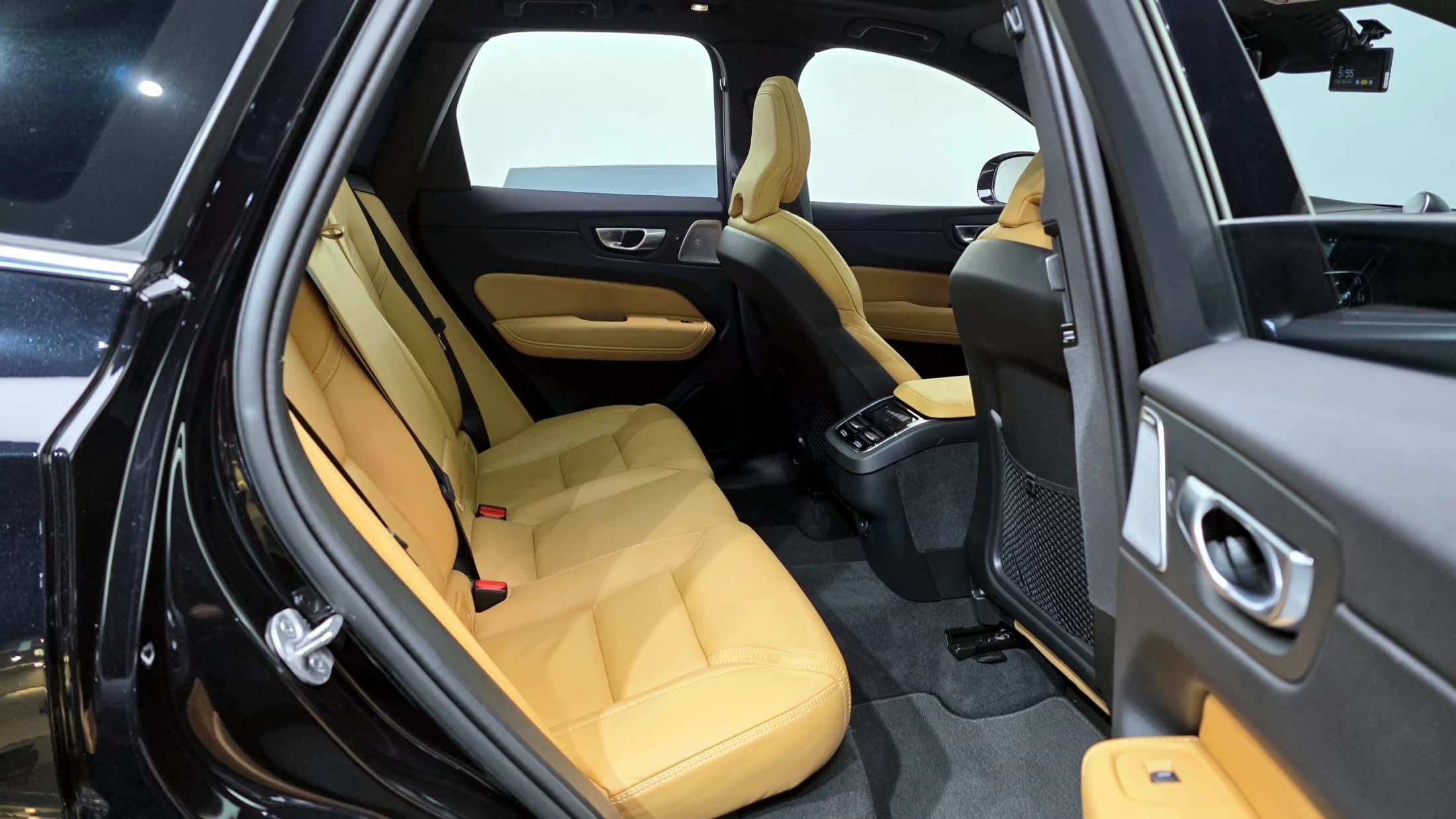 Volvo XC60 B6 Ultimate Bright, 2024 г. 18245 км. — фото 12