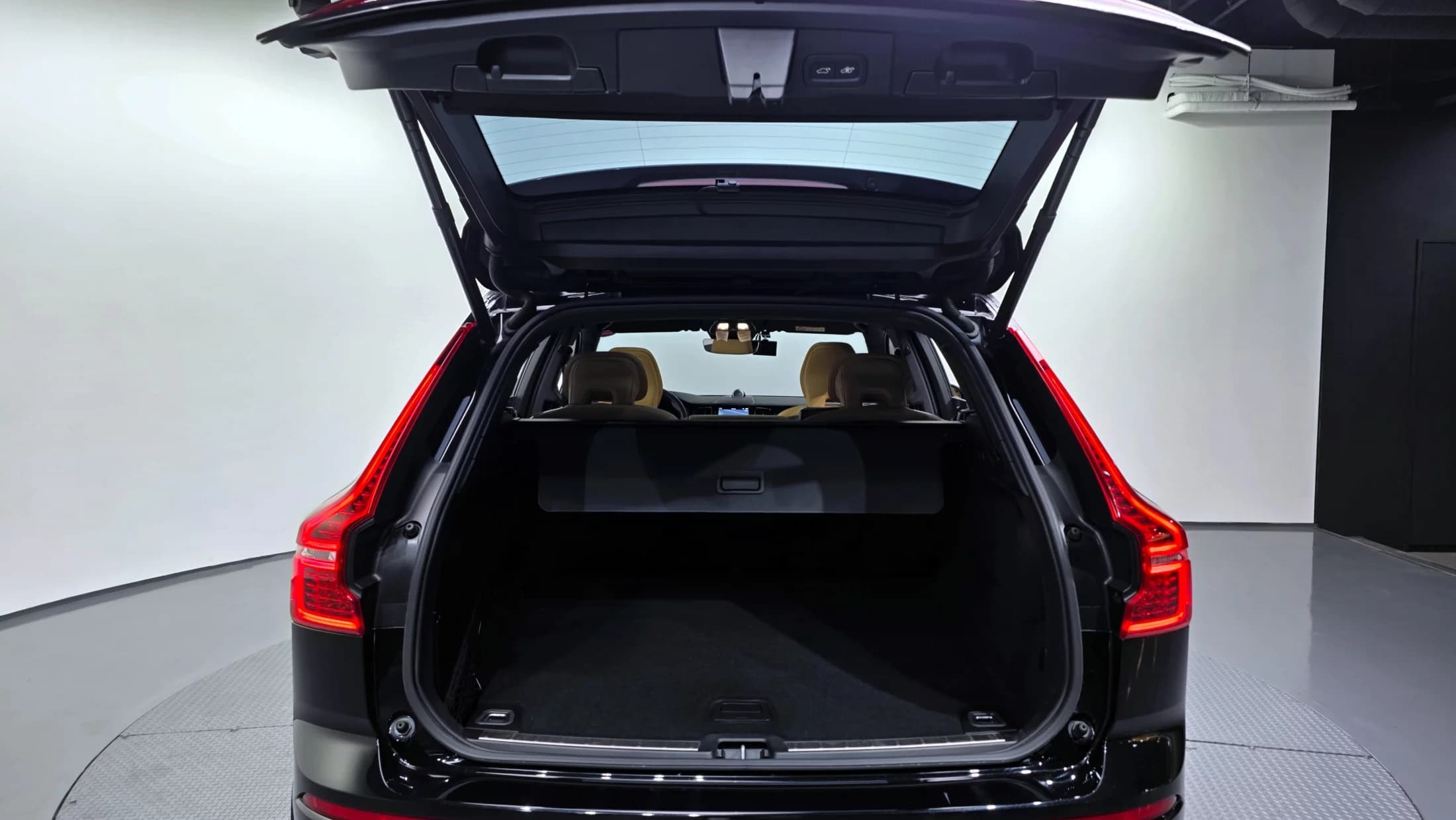 Volvo XC60 B6 Ultimate Bright, 2024 г. 18245 км. — фото 20