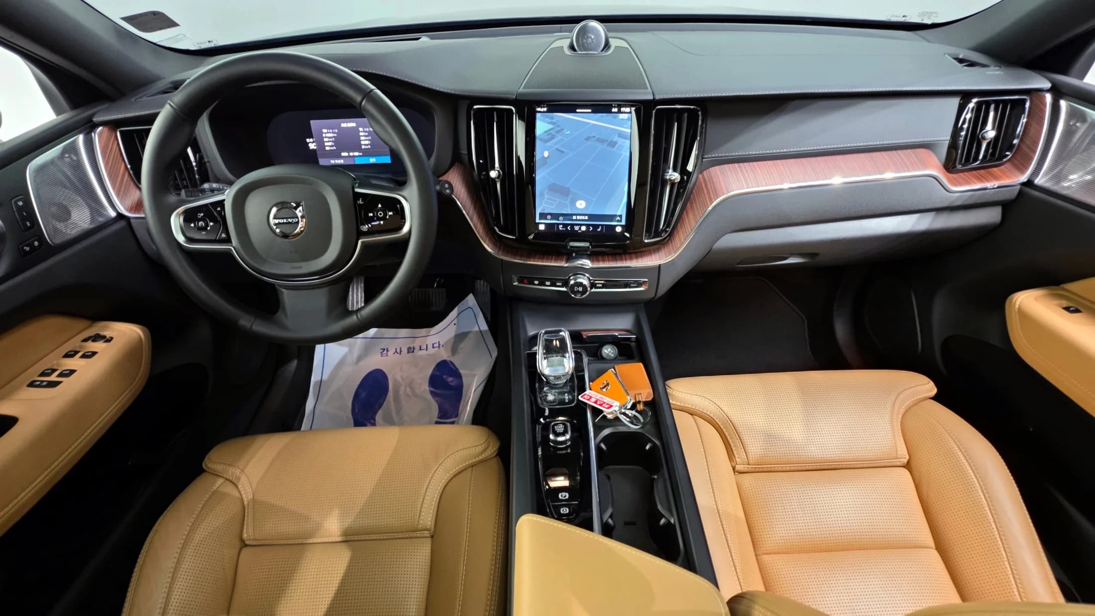Volvo XC60 B6 Ultimate Bright, 2024 г. 18245 км. — фото 7