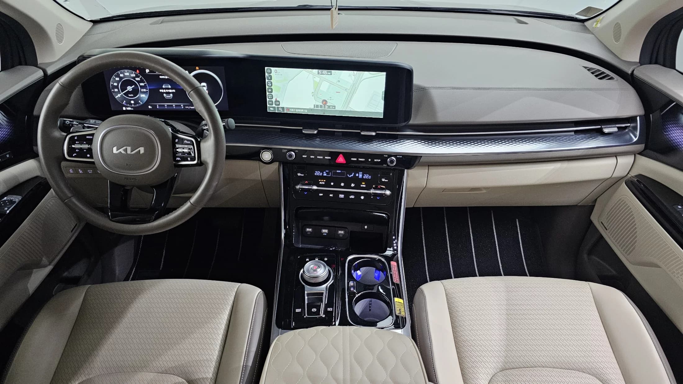 Kia Carnival 9-Seater Hi-Limousine Signature, 2023 г. 49077 км. — фото 7