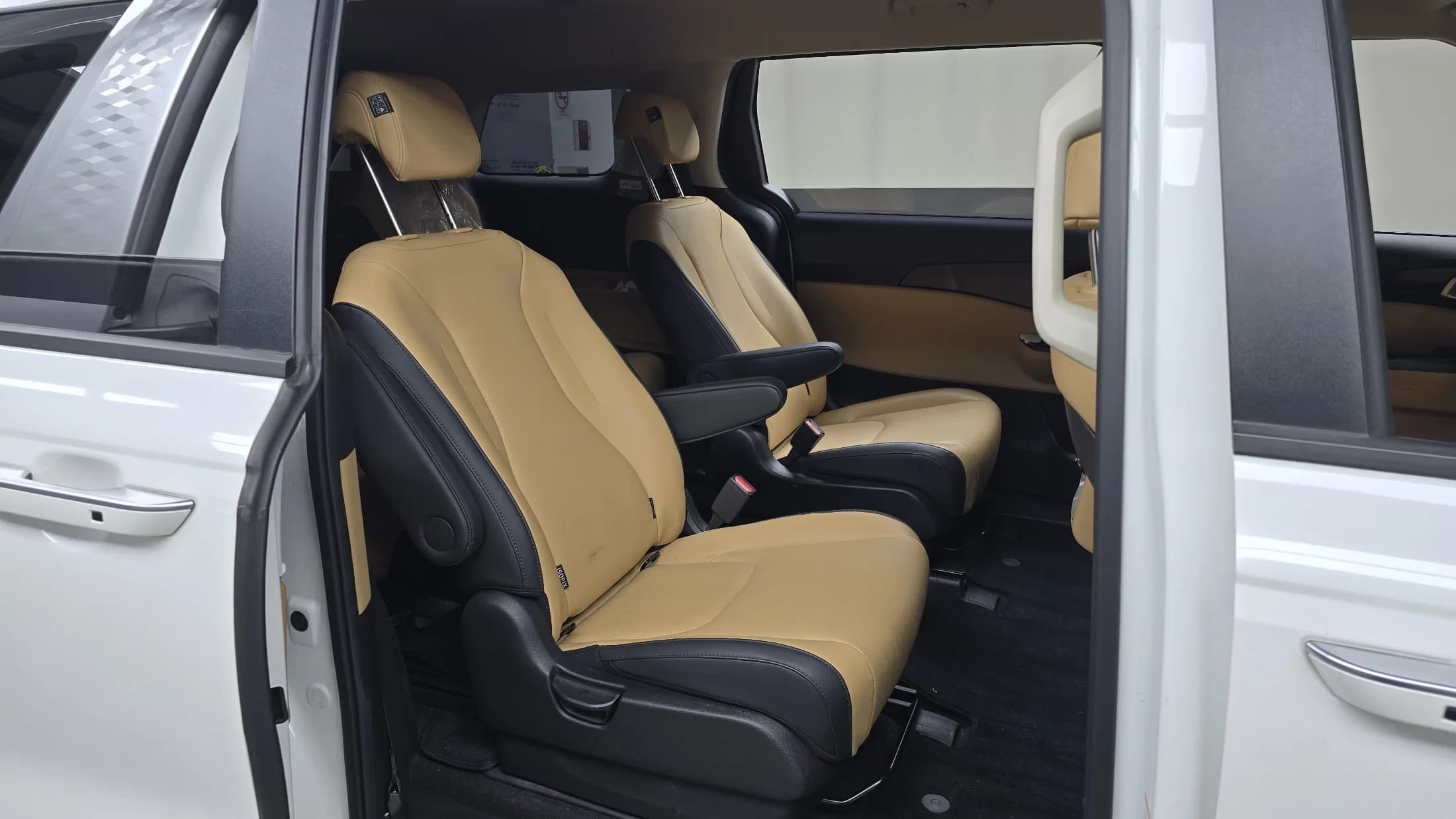 Kia Carnival 9-Seater Prestige, 2022 г. 181793 км. — фото 13