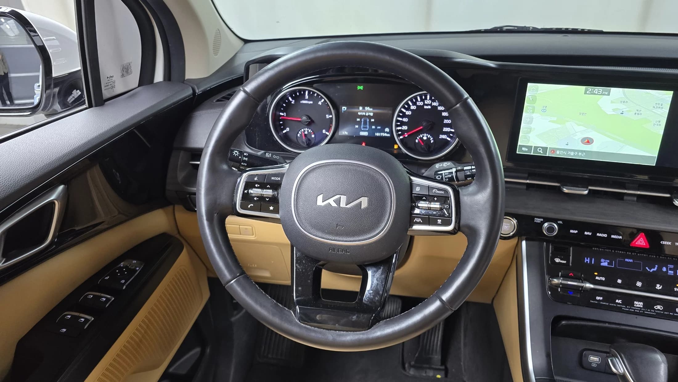 Kia Carnival 9-Seater Prestige, 2022 г. 181793 км. — фото 14