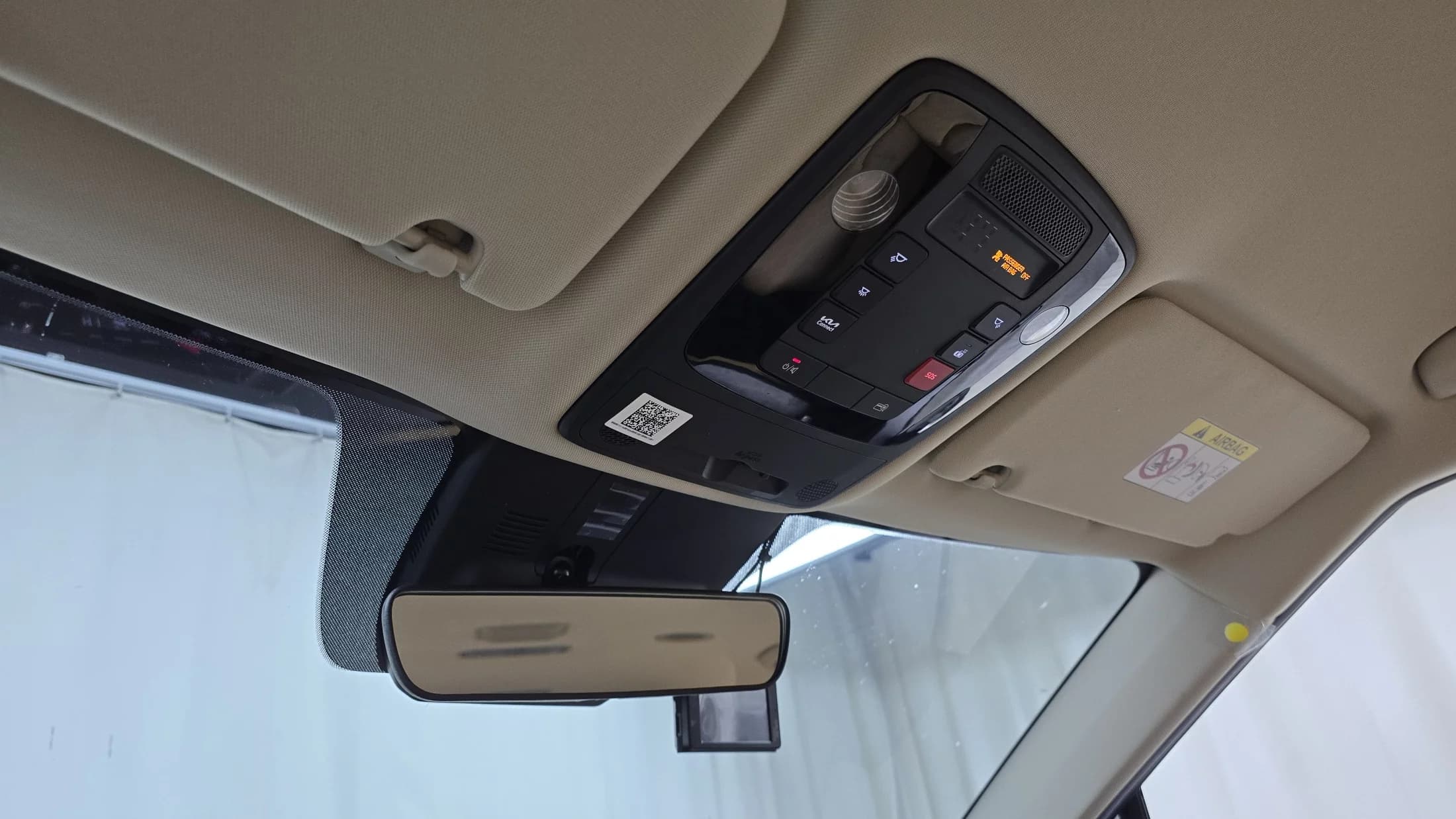Kia Carnival 9-Seater Prestige, 2022 г. 181793 км. — фото 18