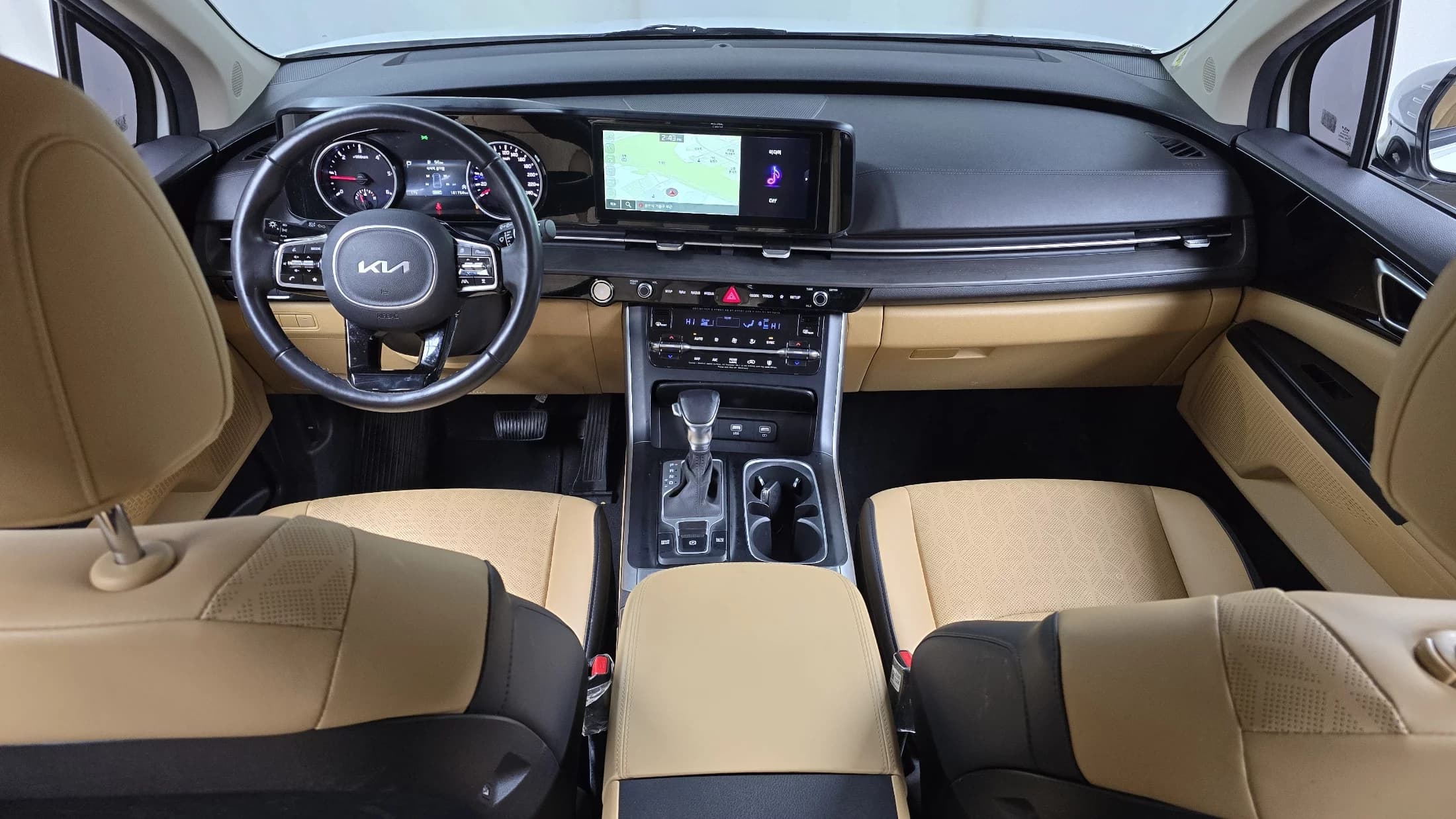 Kia Carnival 9-Seater Prestige, 2022 г. 181793 км. — фото 7