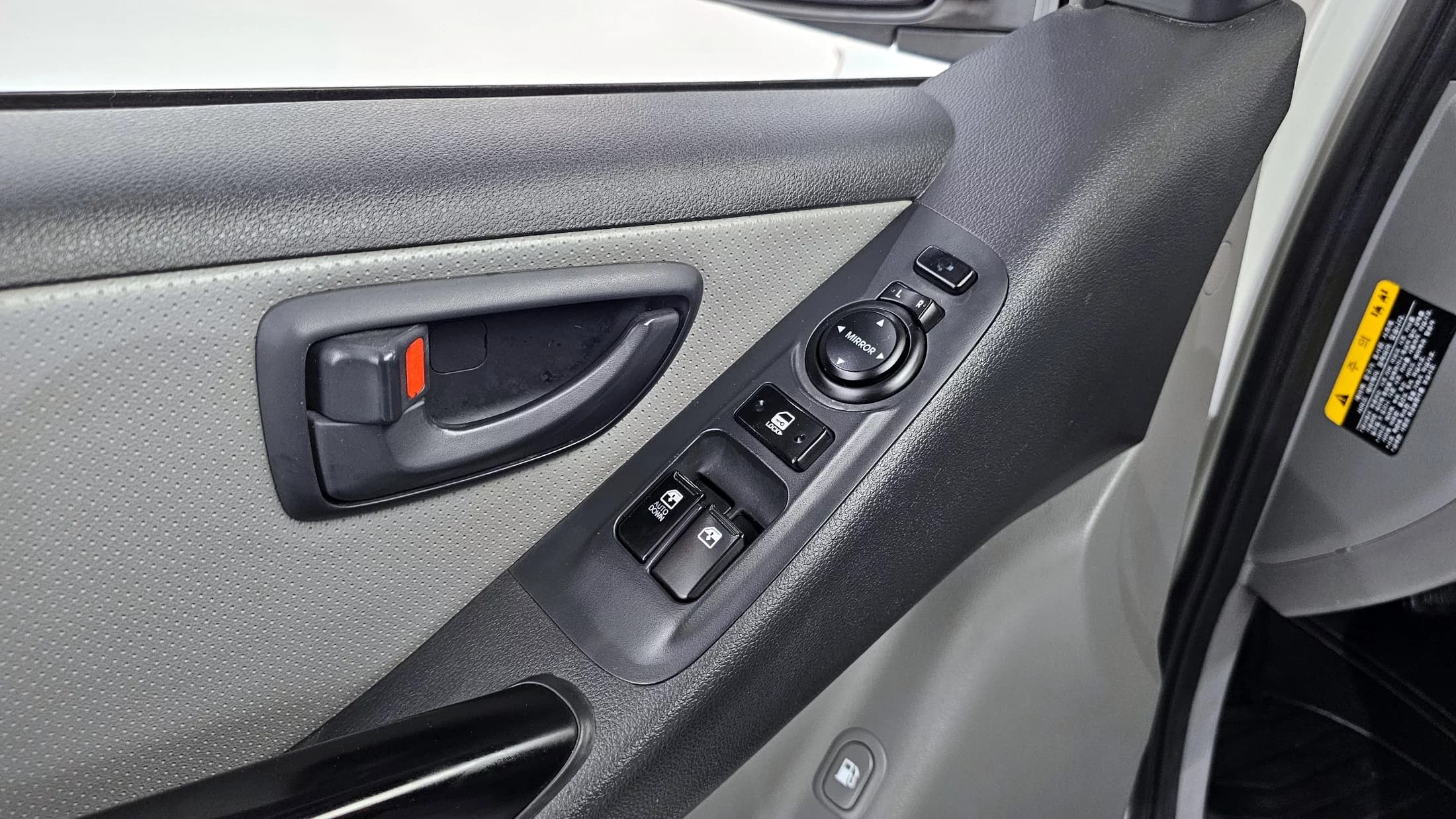 Hyundai Starex Van 5-Seater Style, 2021 г. 89818 км. — фото 14