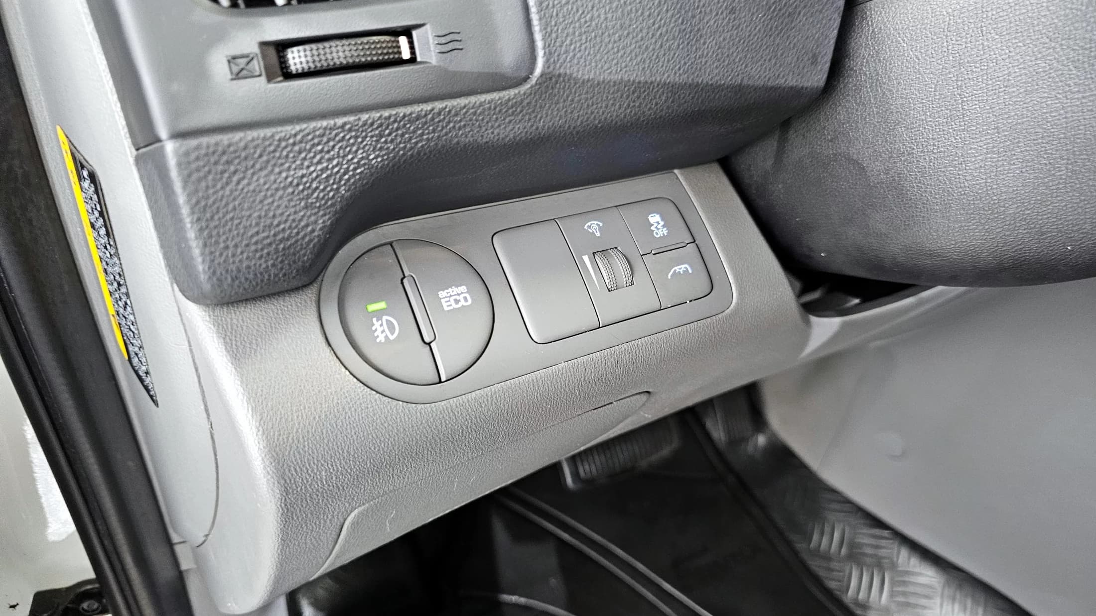 Hyundai Starex Van 5-Seater Style, 2021 г. 89818 км. — фото 15