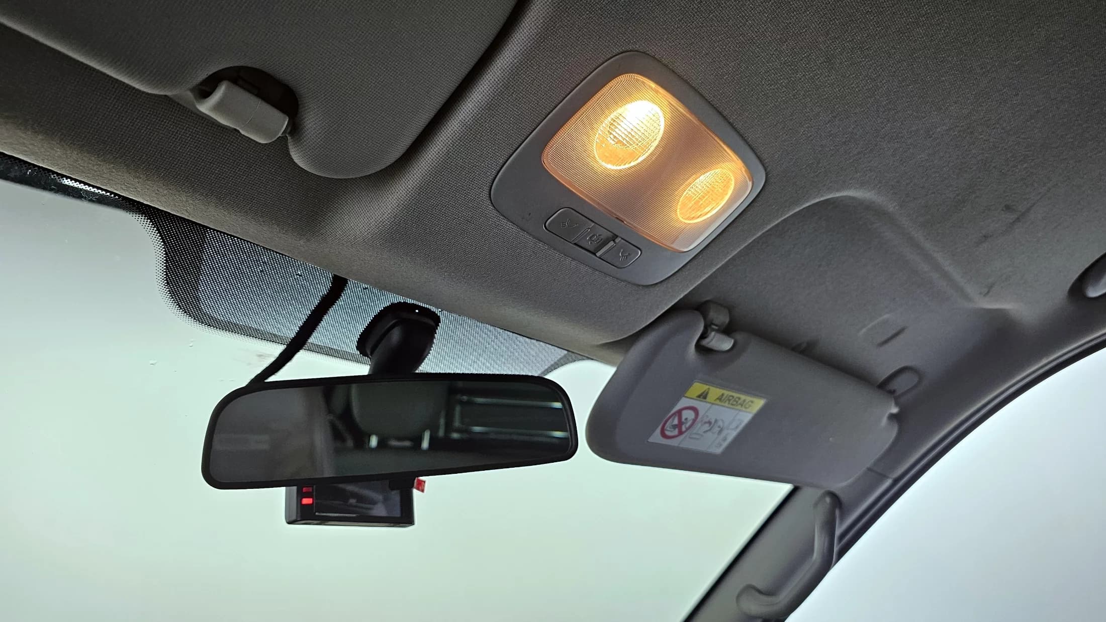 Hyundai Starex Van 5-Seater Style, 2021 г. 89818 км. — фото 18
