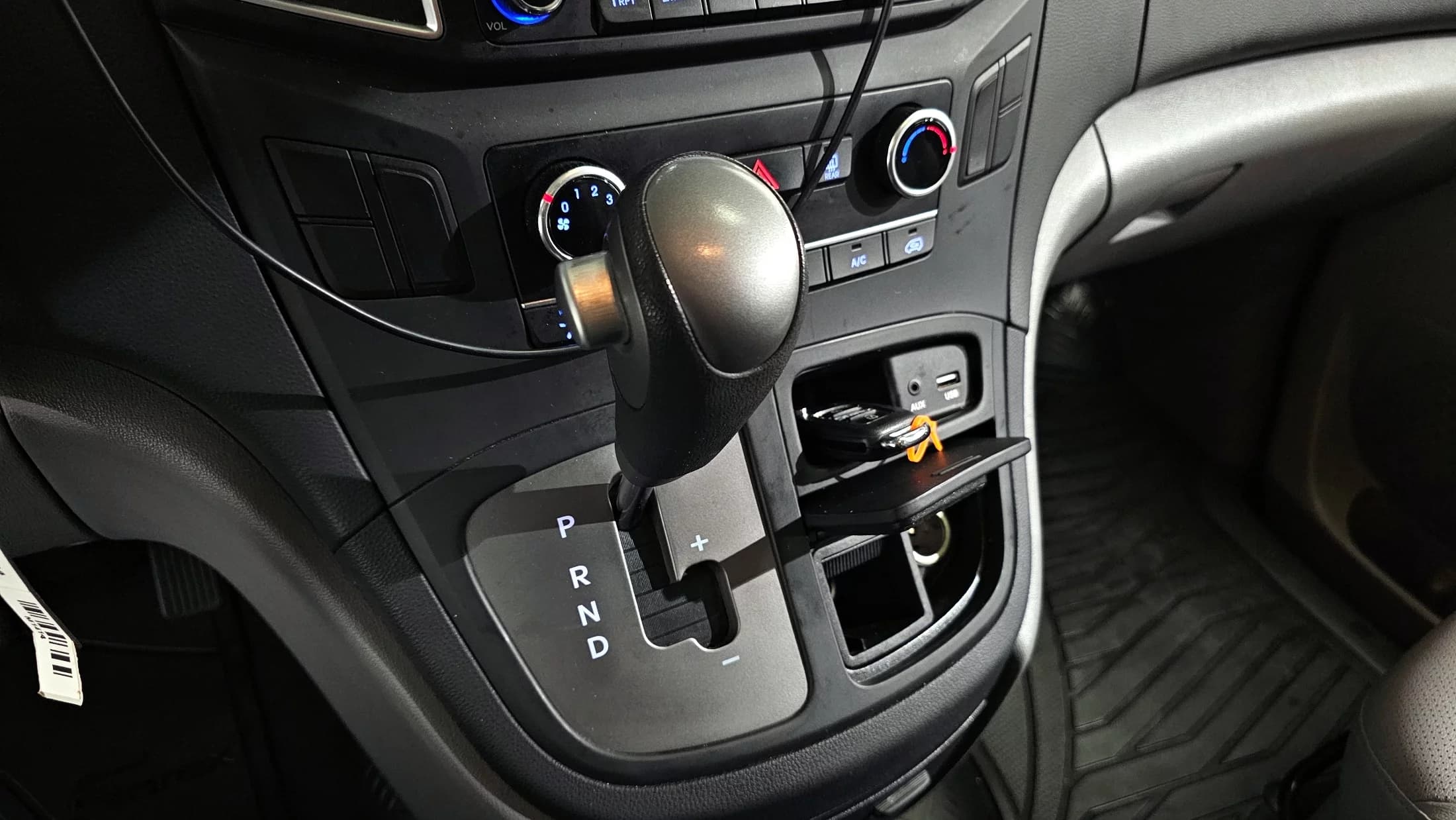 Hyundai Starex Van 5-Seater Style, 2021 г. 89818 км. — фото 9