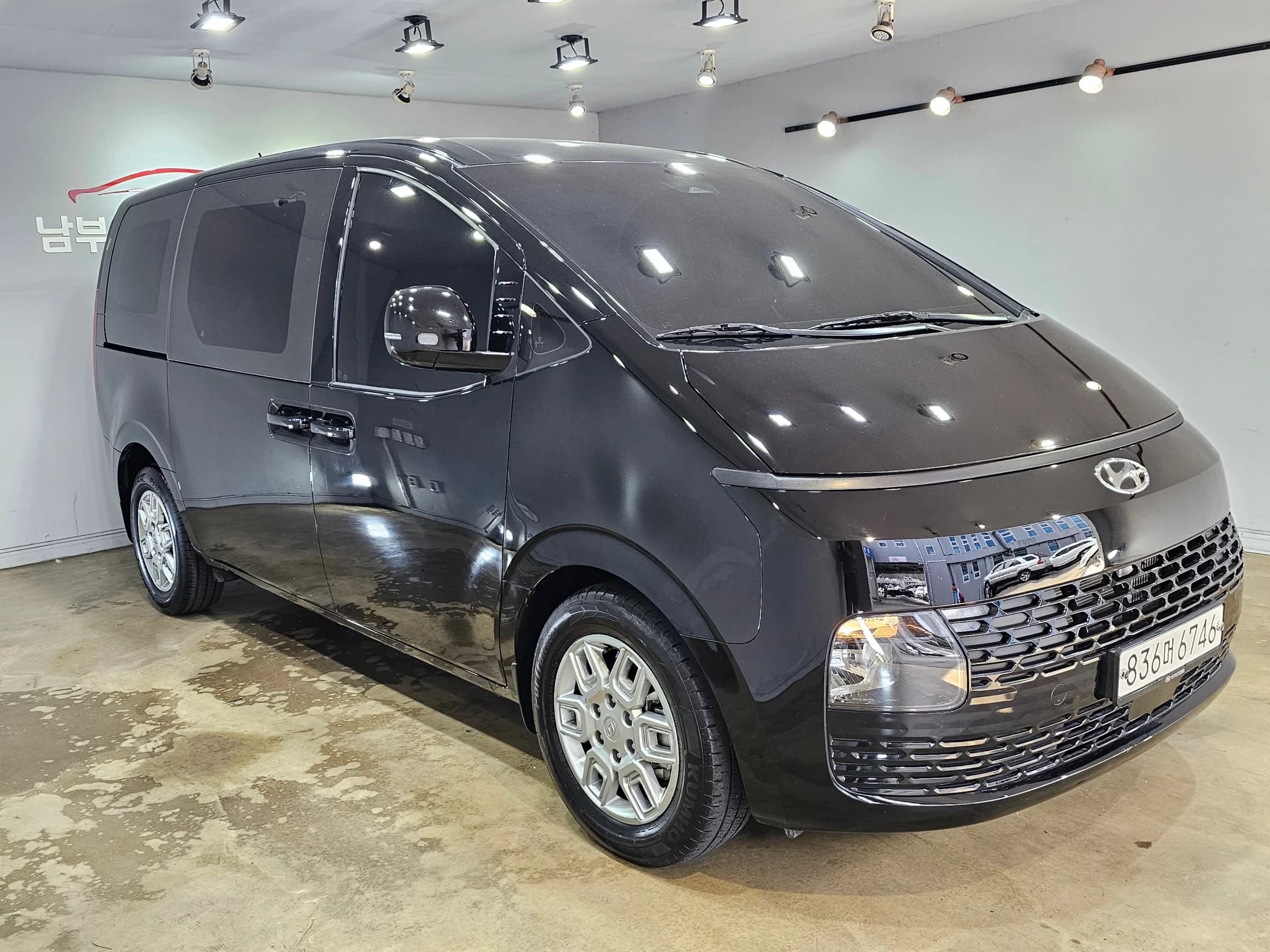 Hyundai Staria Cargo 3-Seater Modern, 2022 г. 16168 км. — фото 2