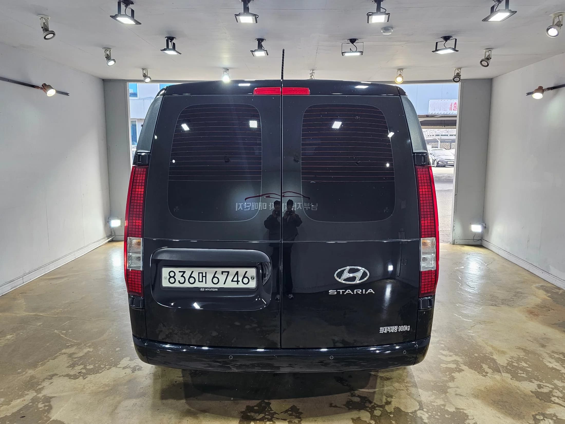 Hyundai Staria Cargo 3-Seater Modern, 2022 г. 16168 км. — фото 4