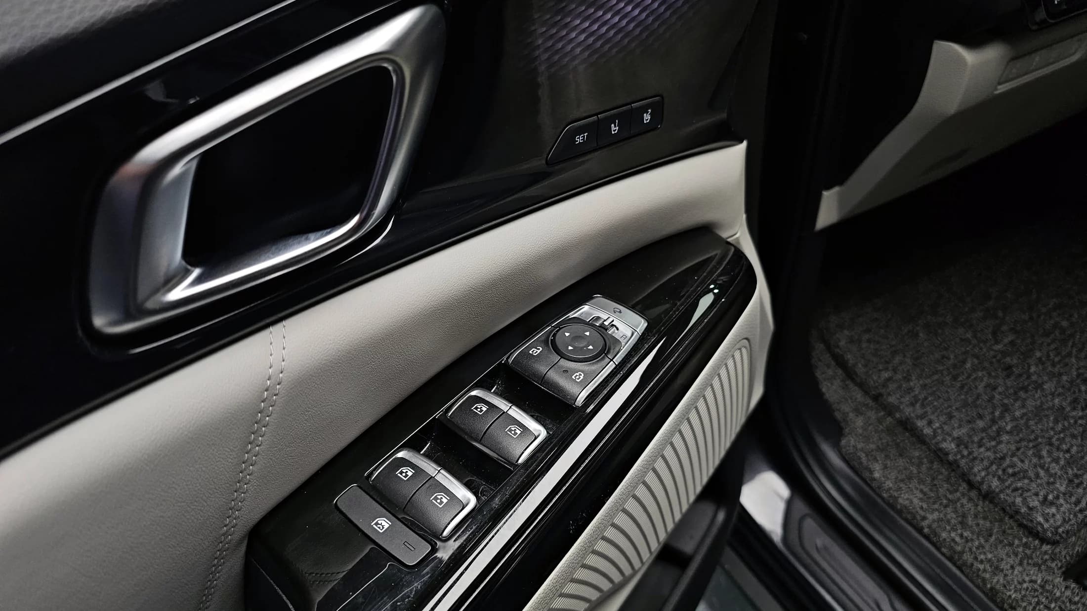 Kia Carnival 9-Seater Signature, 2022 г. 33362 км. — фото 14