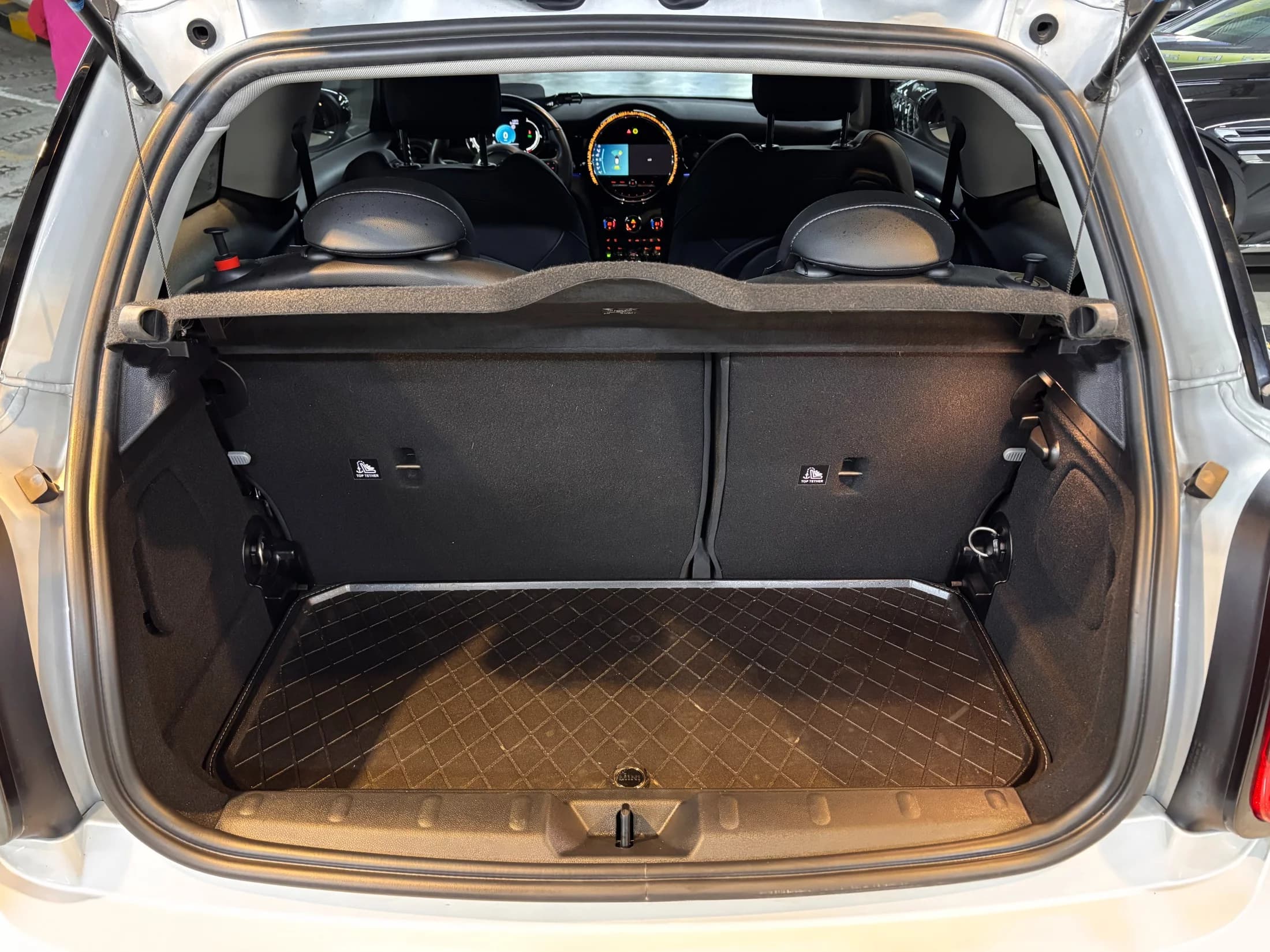 MINI Cooper Classic Launch Pack Third Generation, 2022 г. 34061 км. — фото 16