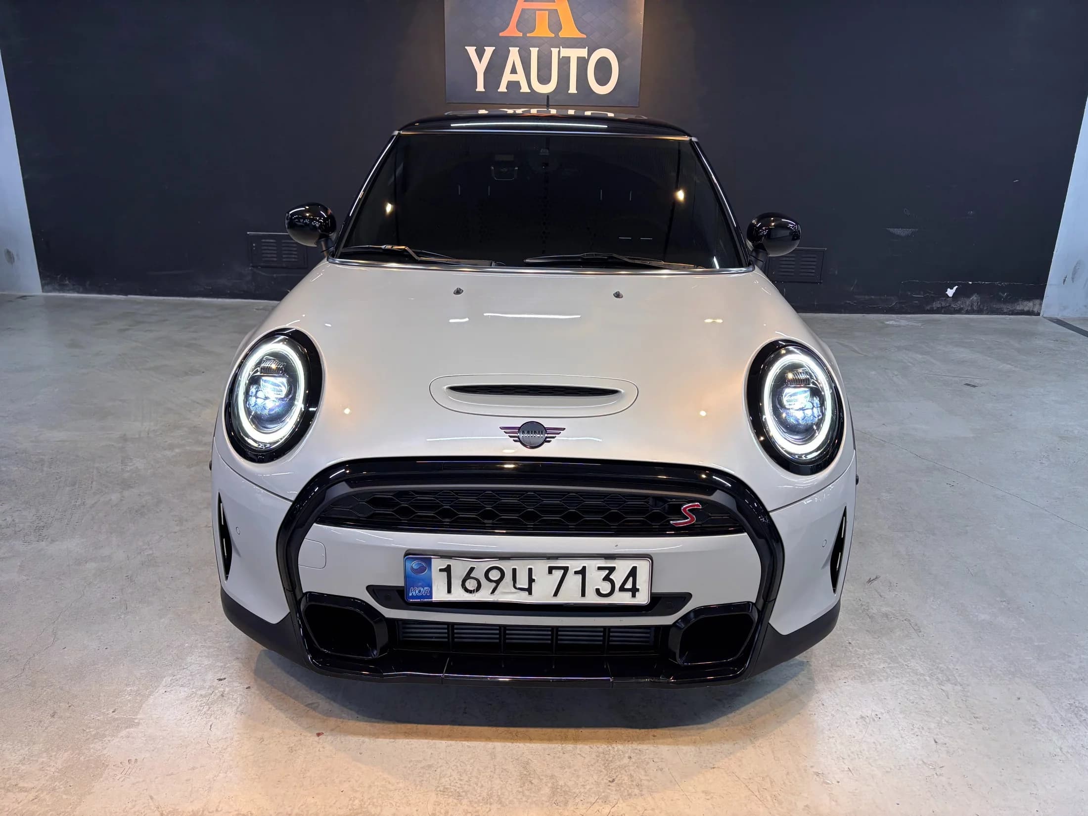 MINI Cooper Classic Launch Pack Third Generation, 2022 г. 34061 км. — фото 3