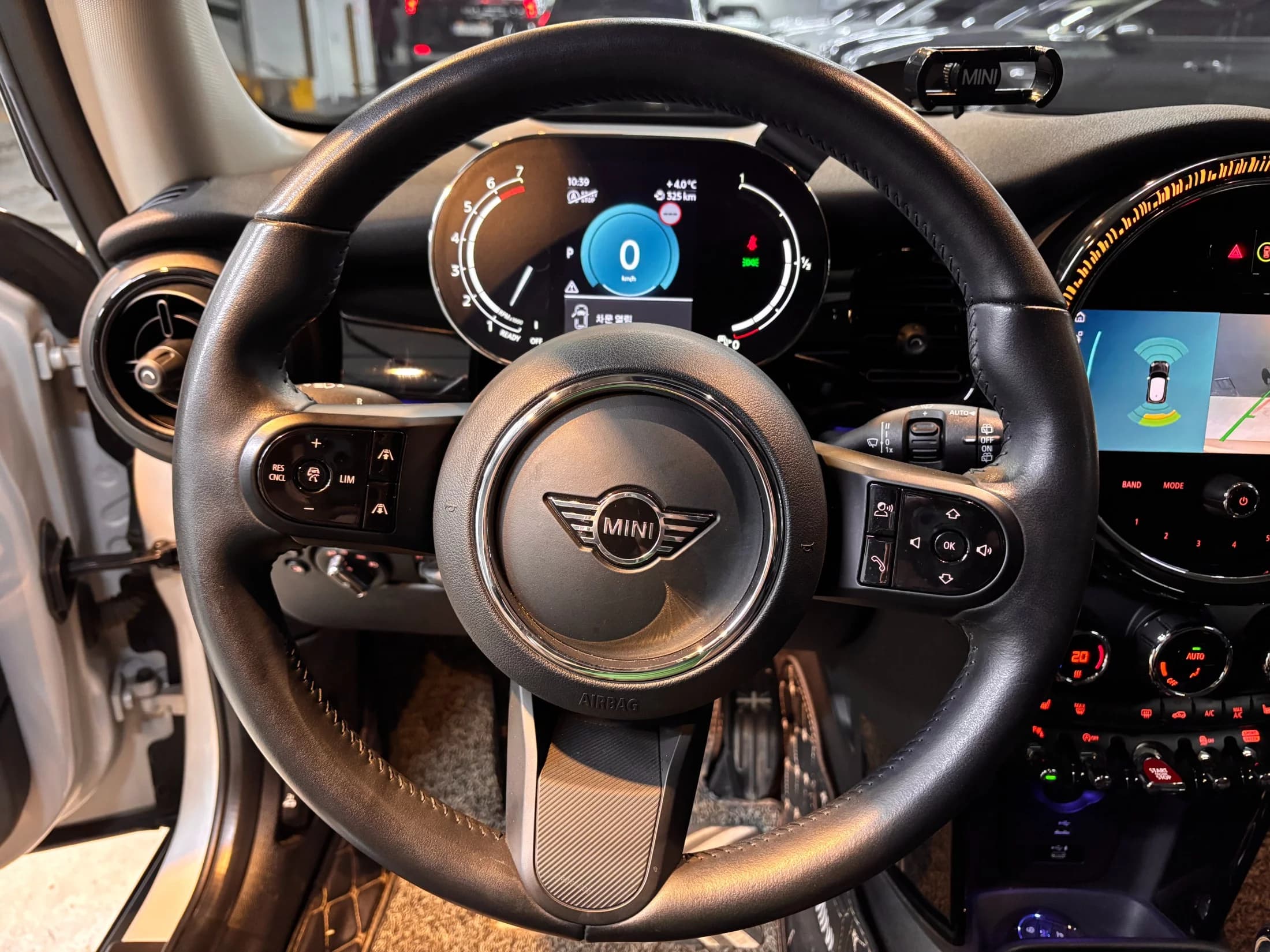 MINI Cooper Classic Launch Pack Third Generation, 2022 г. 34061 км. — фото 6