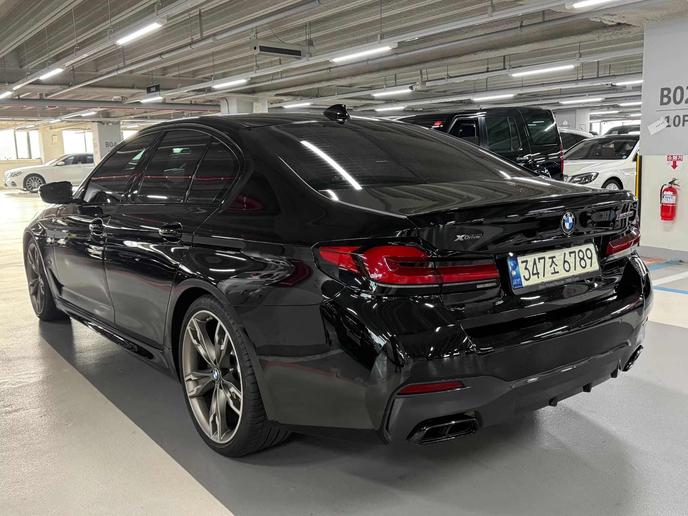 BMW 5-Series M550i xDrive, 2021 г. 91135 км. — фото 2