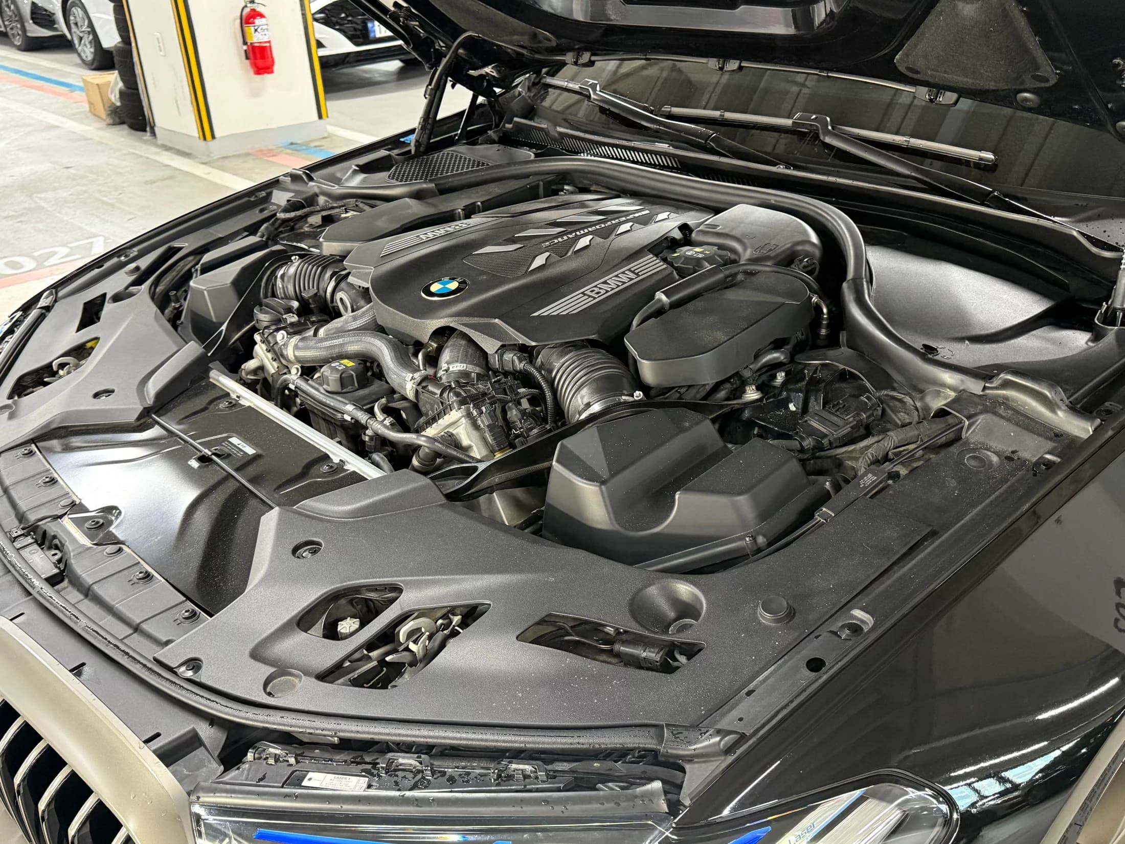 BMW 5-Series M550i xDrive, 2021 г. 91135 км. — фото 6