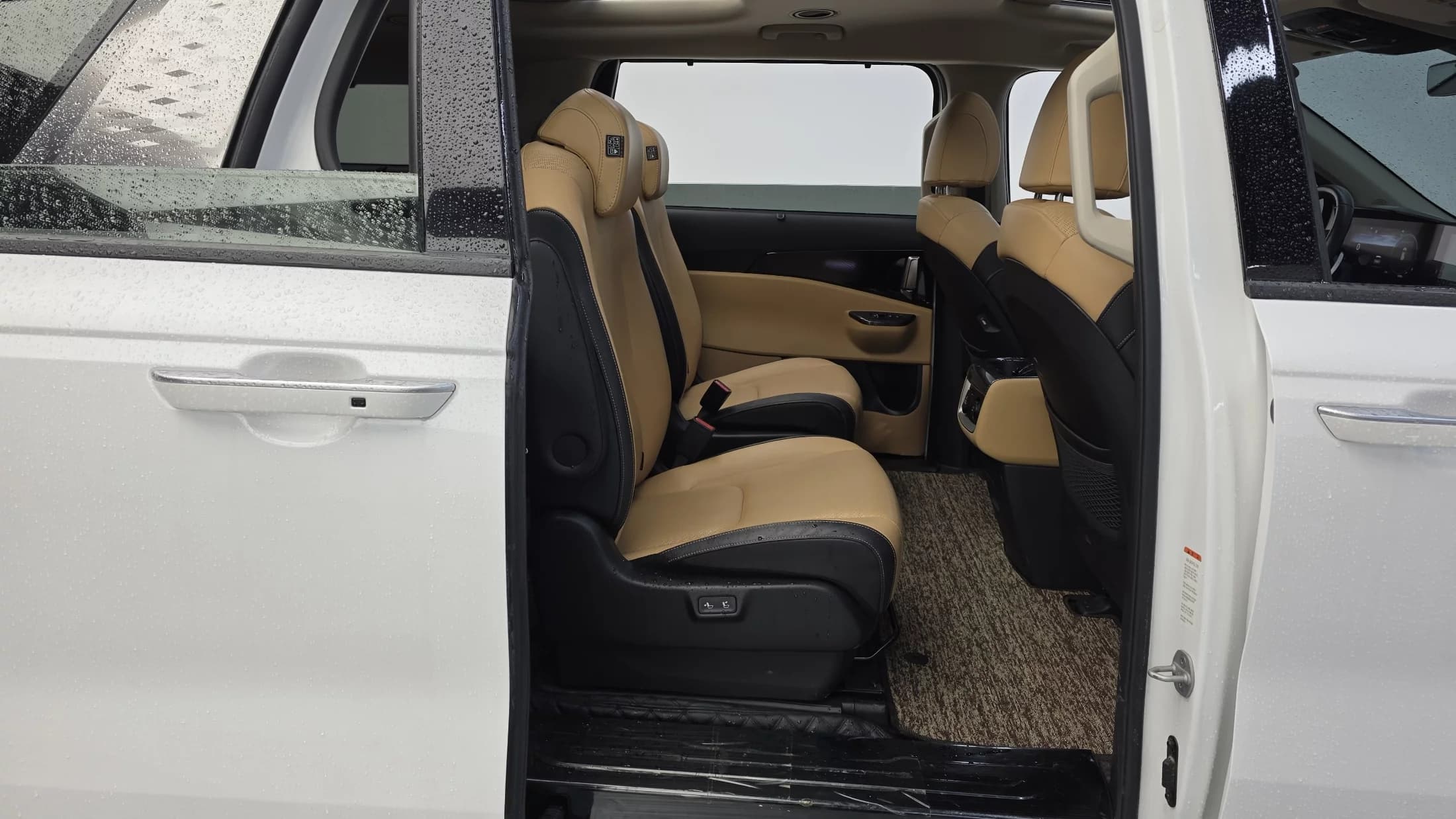 Kia Carnival 9-Seater Signature, 2021 г. 59131 км. — фото 12