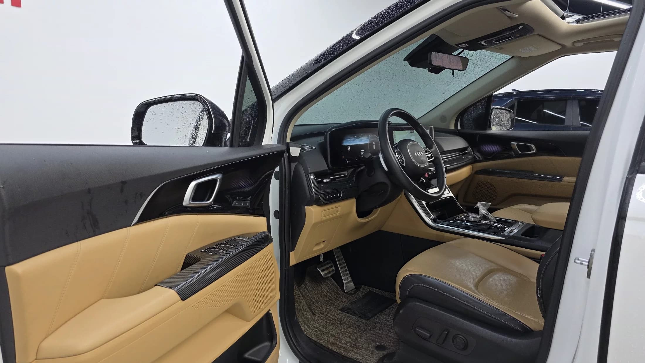 Kia Carnival 9-Seater Signature, 2021 г. 59131 км. — фото 10