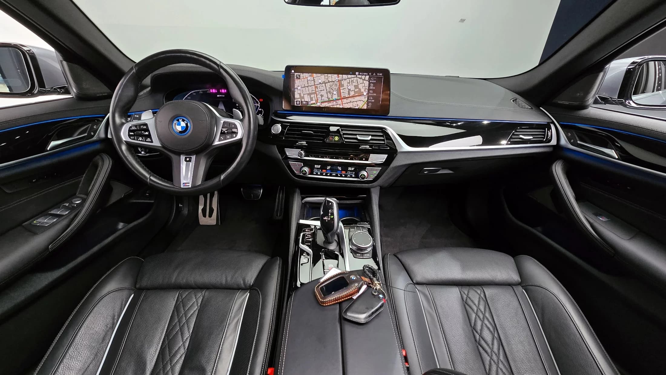 BMW 5-Series 530e M Sport, гибрид, 2022 г. 59706 км. — фото 7
