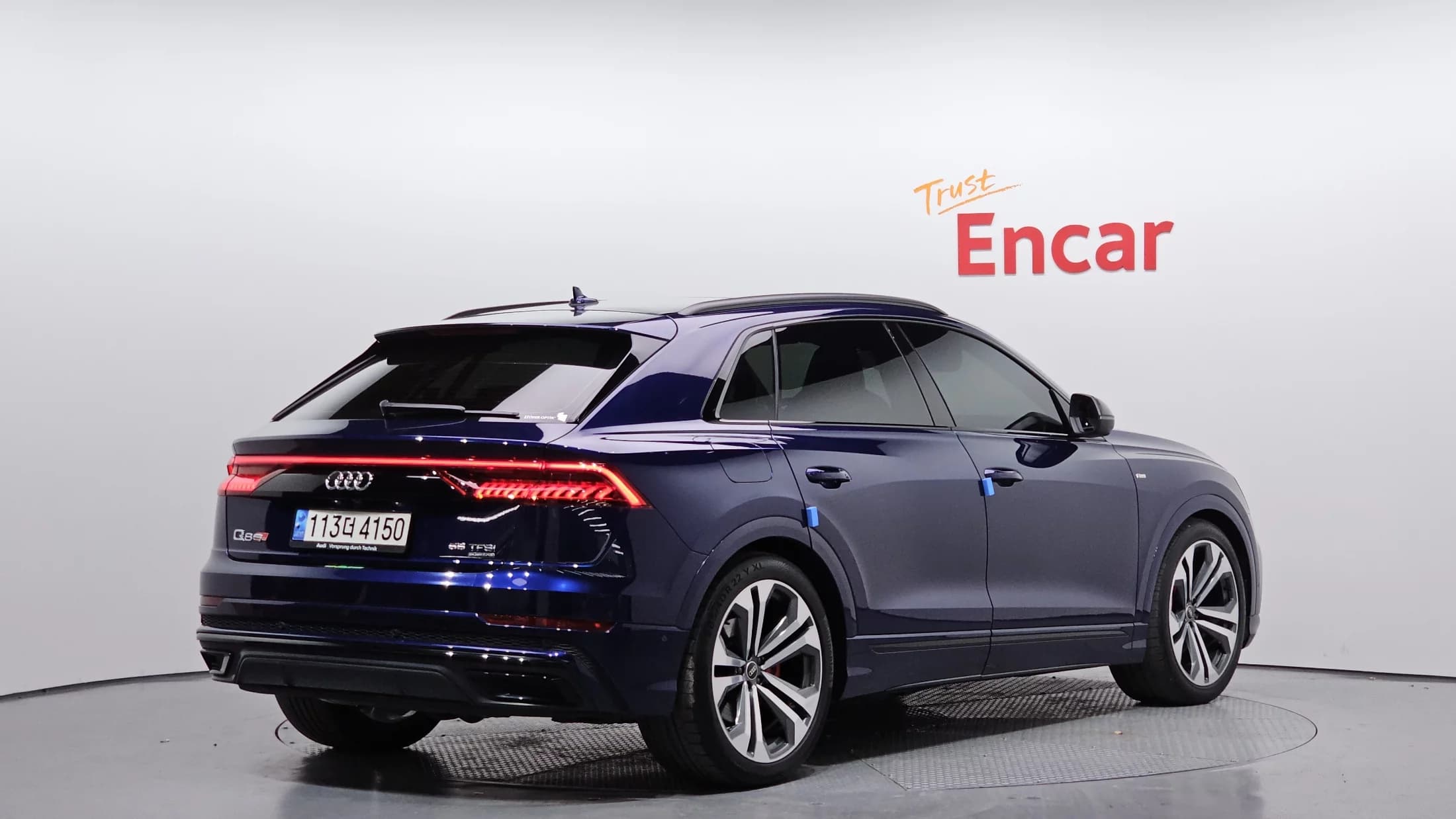 Audi Q8 55 TFSI Quattro Premium, 2023 г. 43527 км. — фото 2