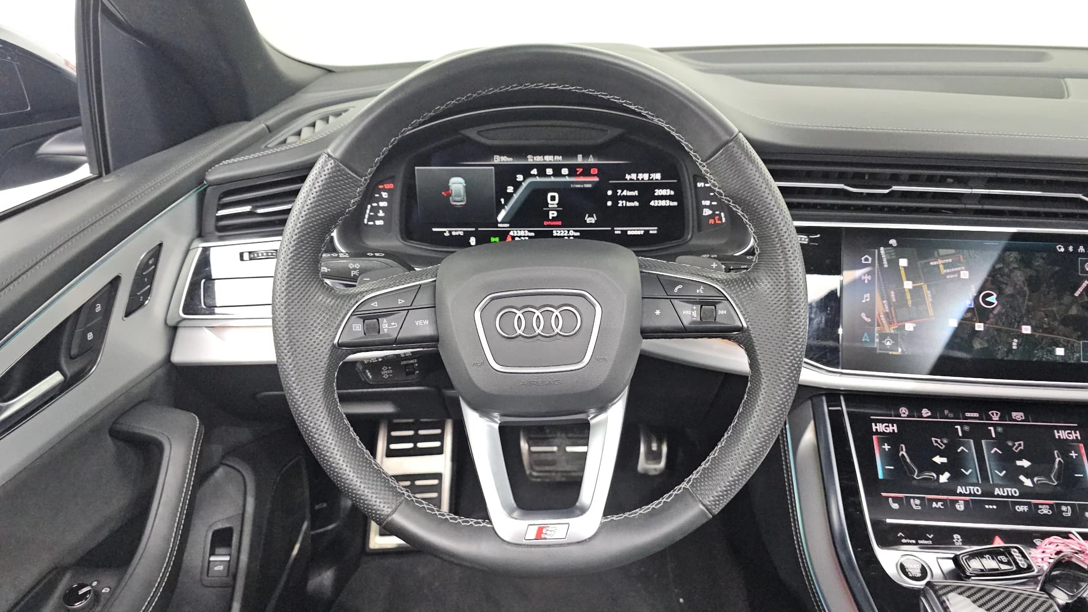Audi Q8 55 TFSI Quattro Premium, 2023 г. 43527 км. — фото 13