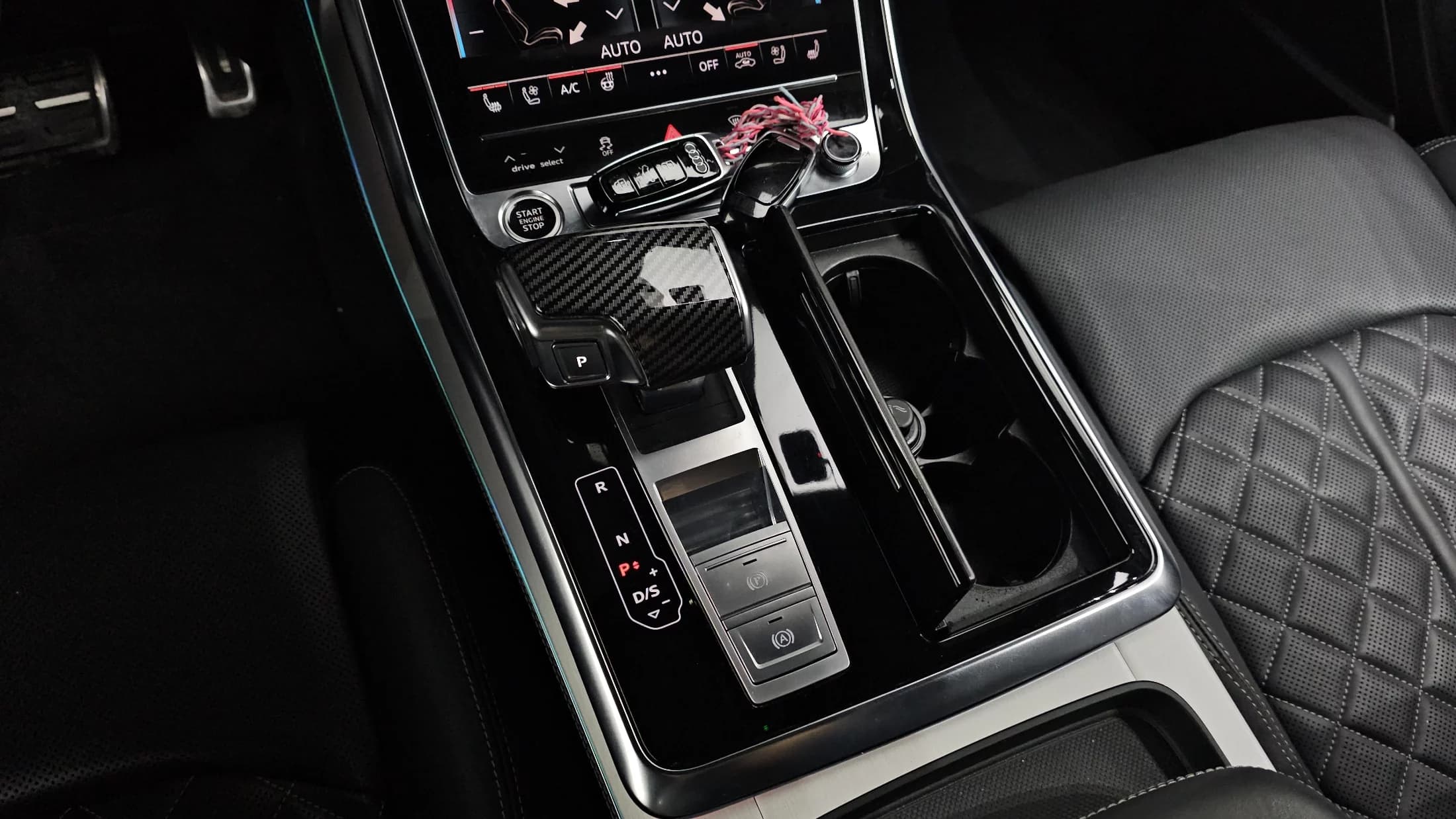 Audi Q8 55 TFSI Quattro Premium, 2023 г. 43527 км. — фото 9