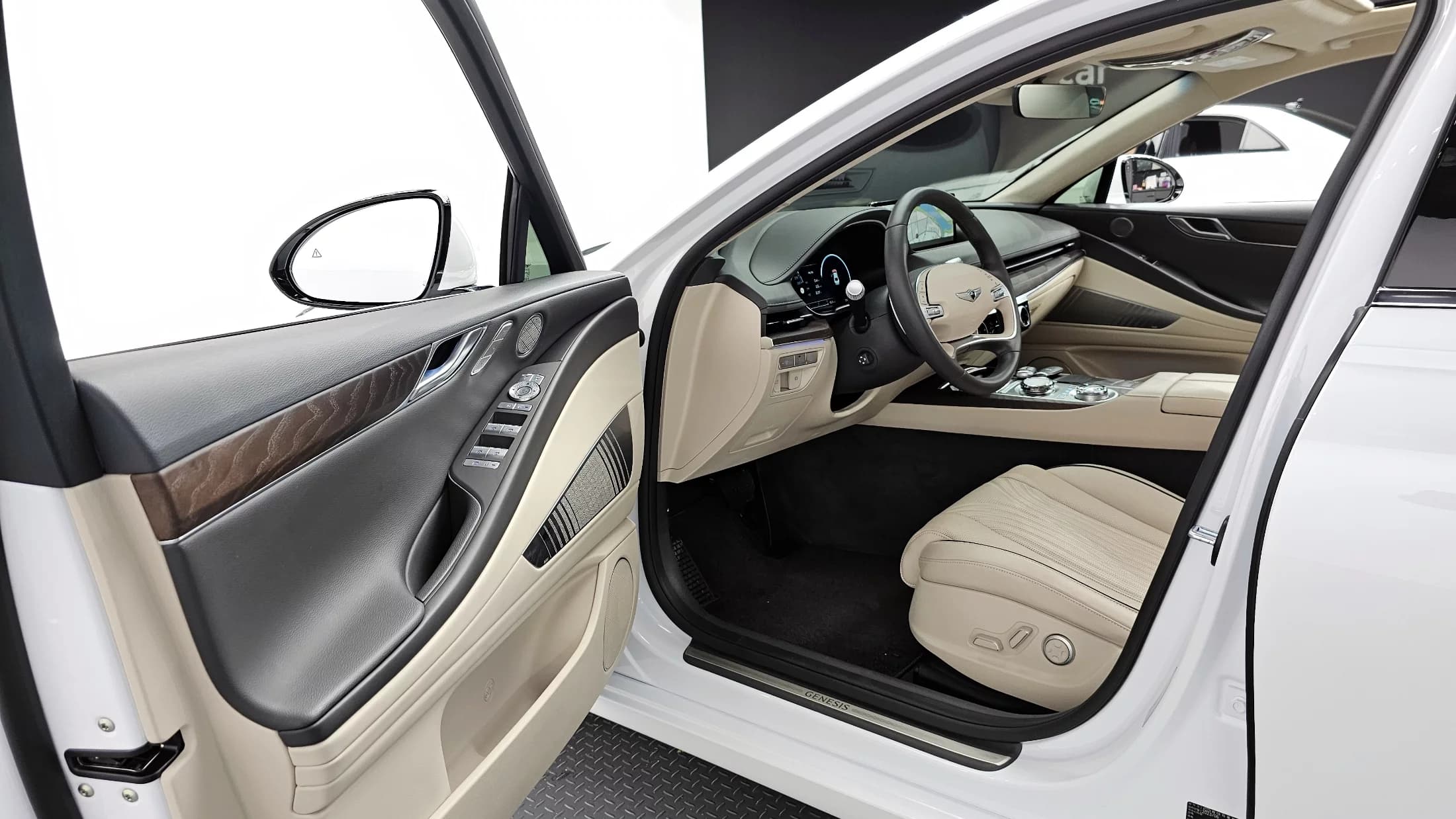 Genesis G80 Gasoline 3.5 Turbo AWD, 2023 г. 31186 км. — фото 11