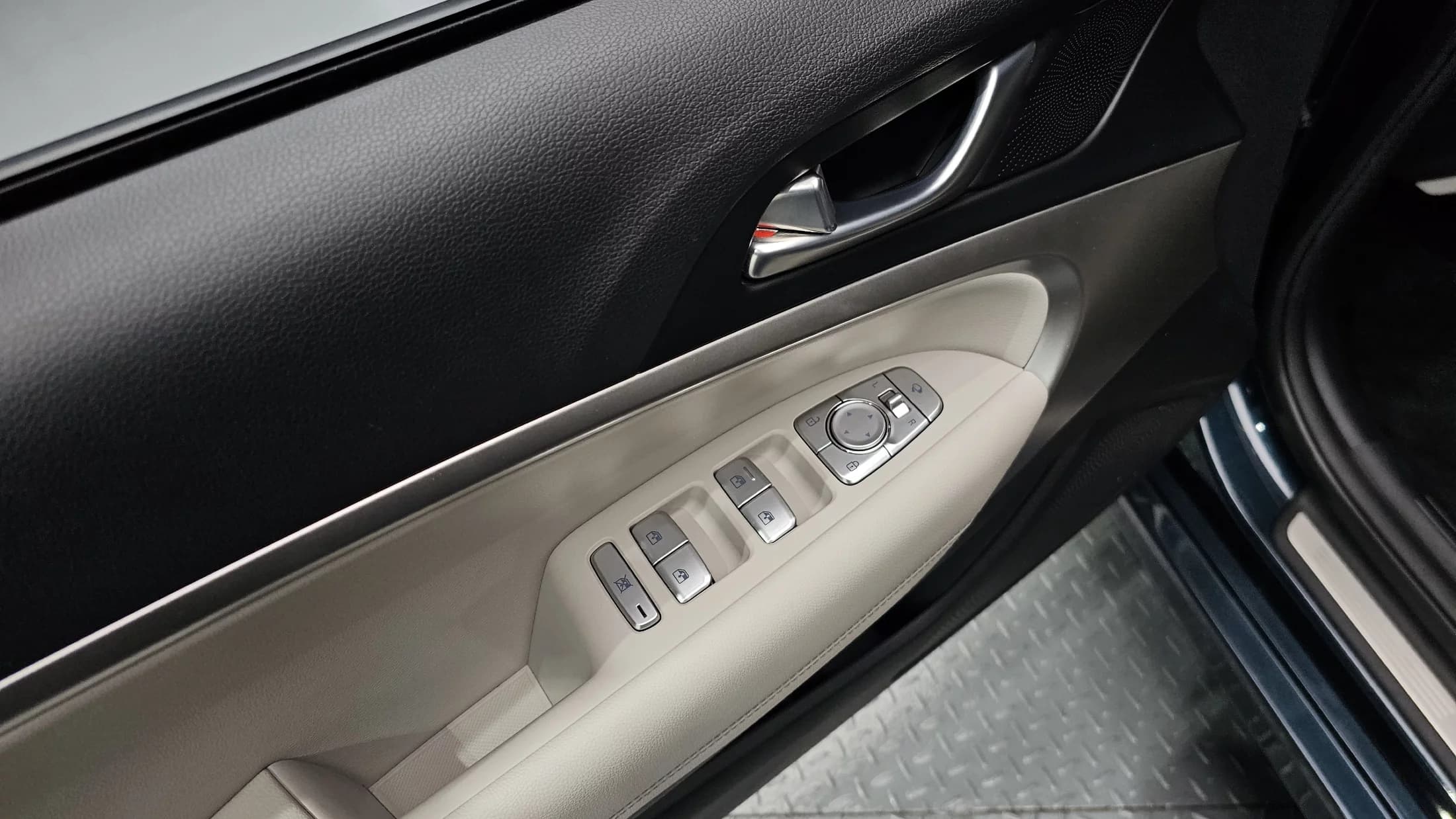 Genesis G70 Gasoline 2.0T 2WD, 2021 г. 11248 км. — фото 17