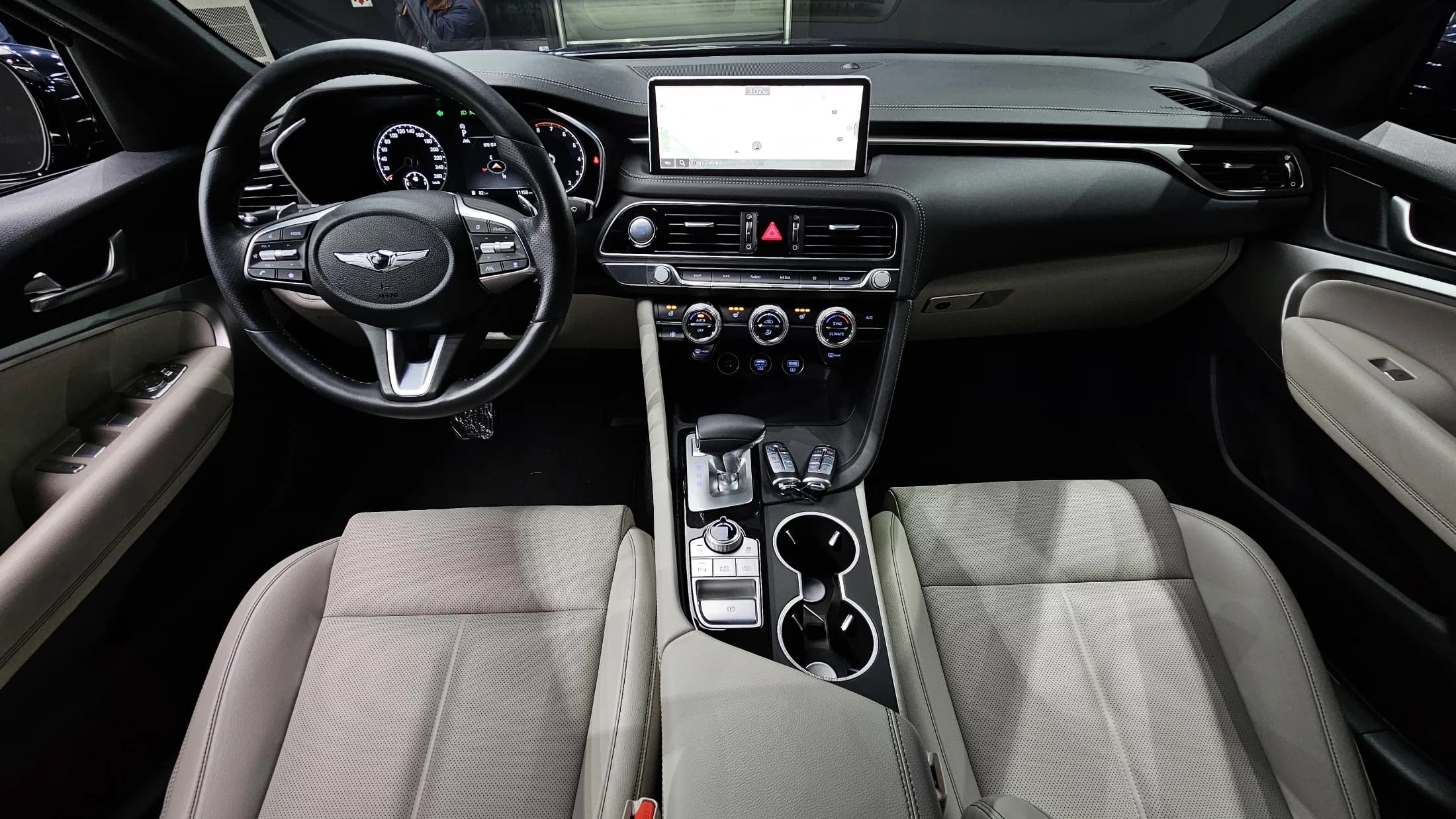 Genesis G70 Gasoline 2.0T 2WD, 2021 г. 11248 км. — фото 7