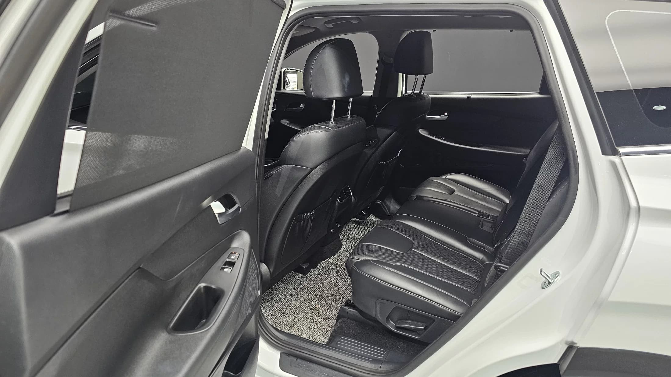 Hyundai Santa Fe Gasoline 2.5T 2WD Prestige, 2023 г. 50500 км. — фото 12
