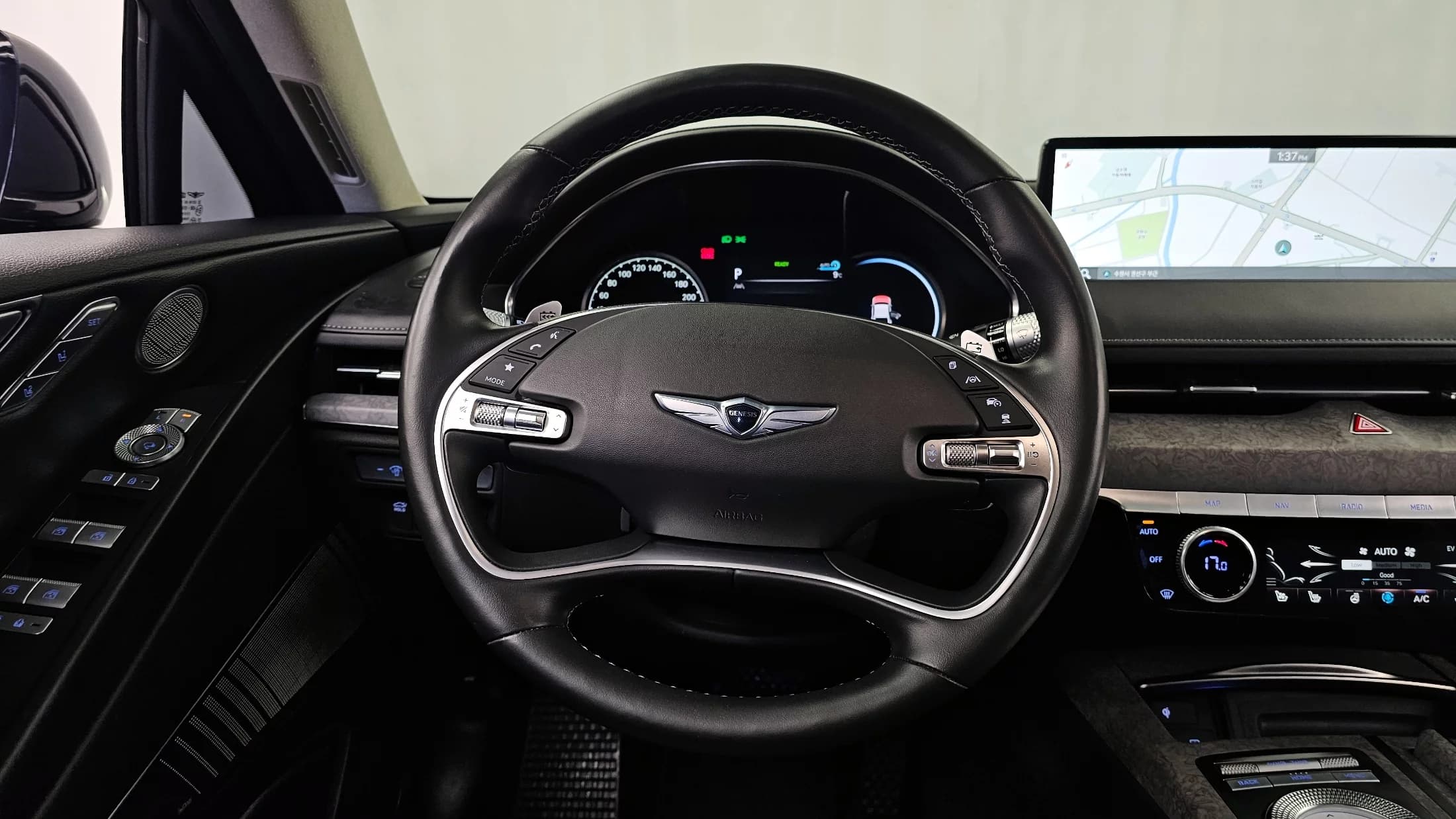 Genesis Electrified G80 e-AWD, электромобиль, 2022 г. 52309 км. — фото 13