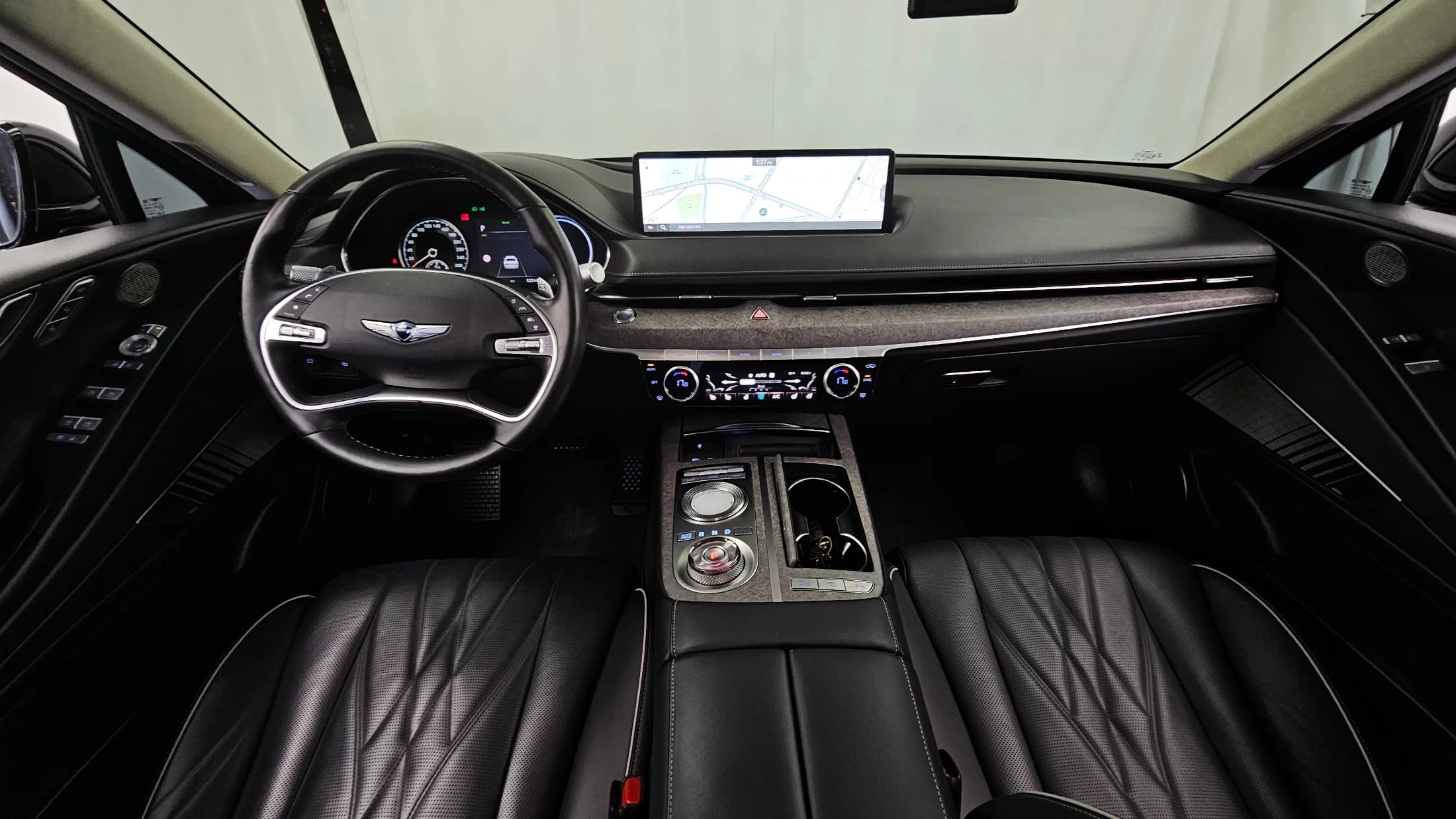 Genesis Electrified G80 e-AWD, электромобиль, 2022 г. 52309 км. — фото 7