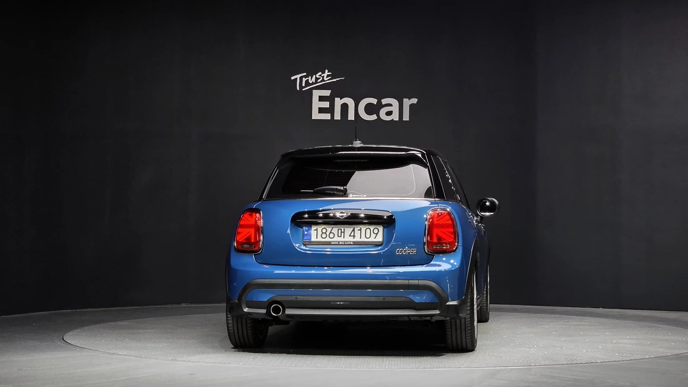 MINI Cooper Classic Plus Launch Pack Third Generation, 2022 г. 18347 км. — фото 4