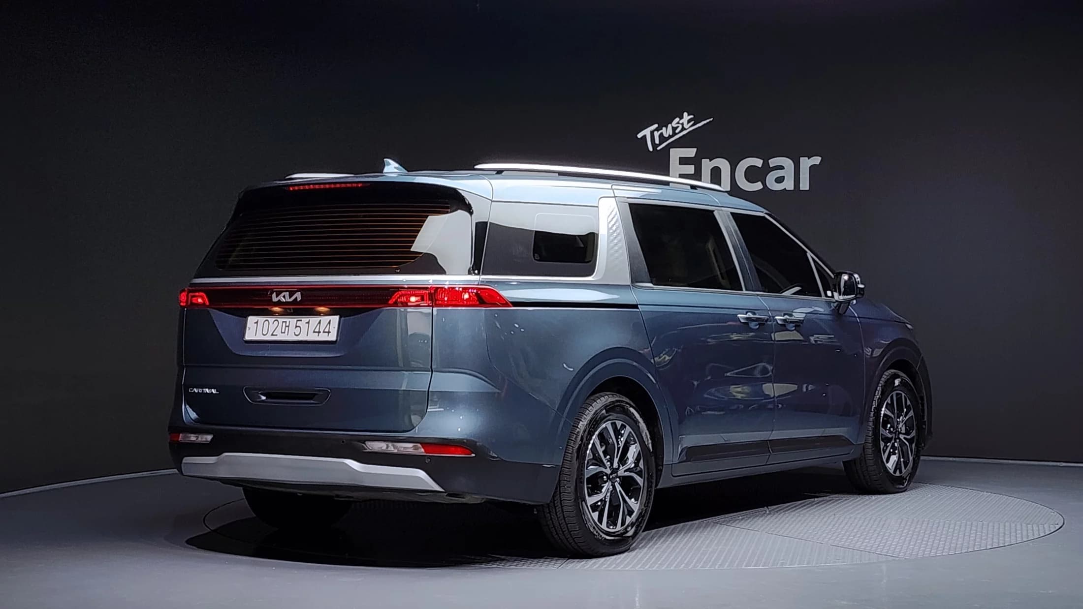 Kia Carnival 9-Seater Prestige, 2021 г. 118665 км. — фото 2