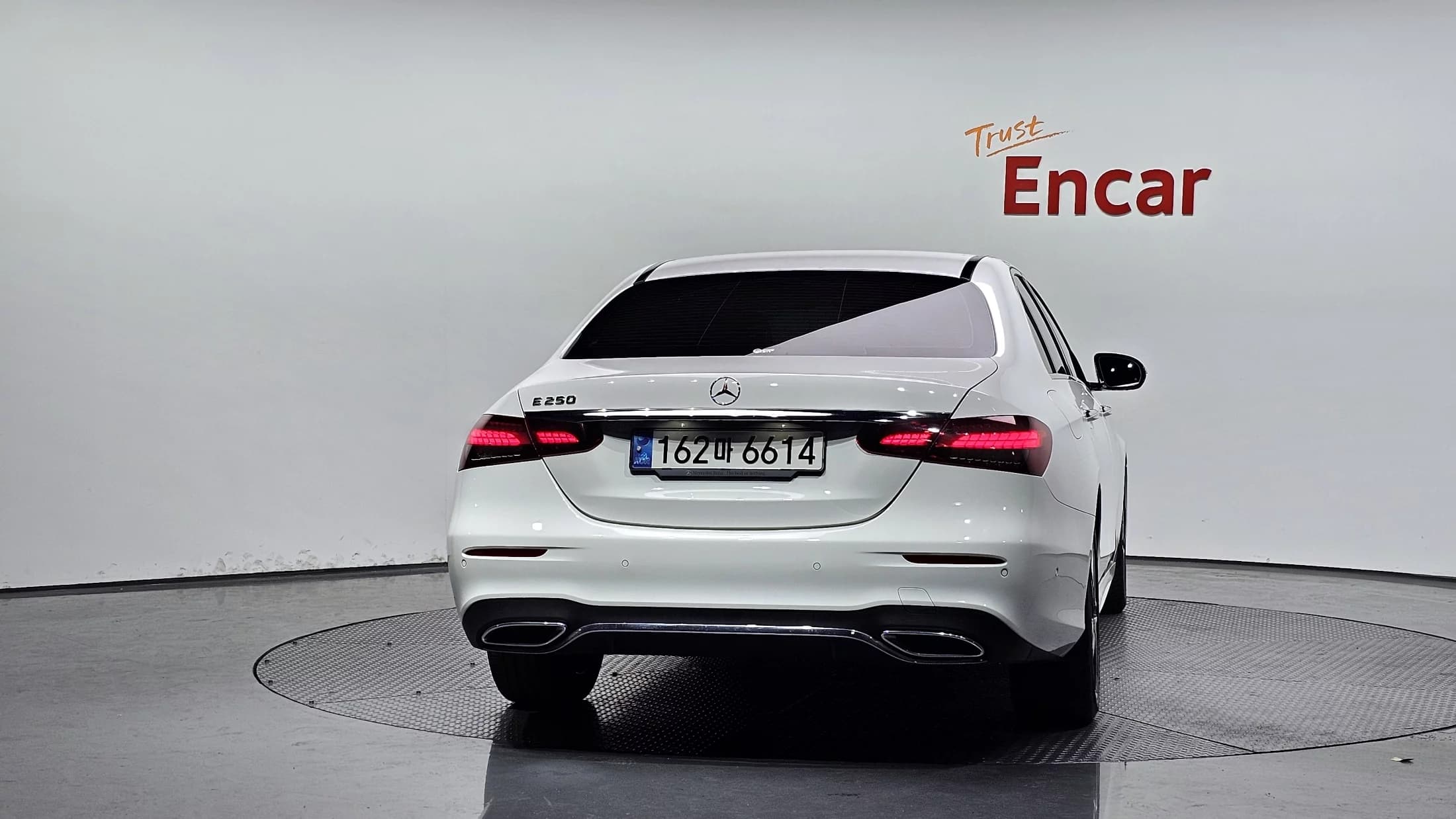 Mercedes-Benz E-Class E250 AMG Line, 2022 г. 46702 км. — фото 4