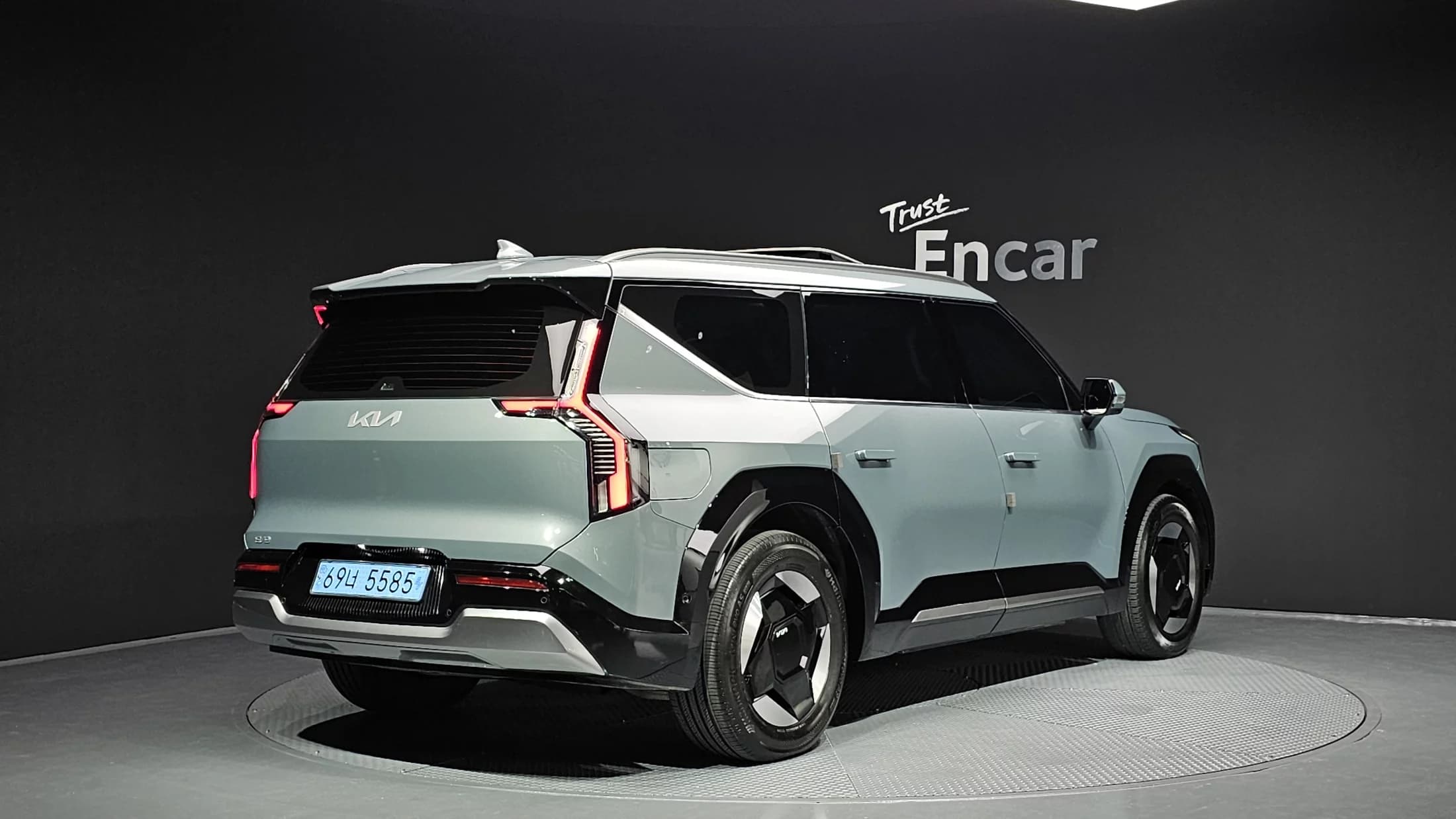Kia EV9 Long Range Earth, электромобиль, 2023 г. 38127 км. — фото 2