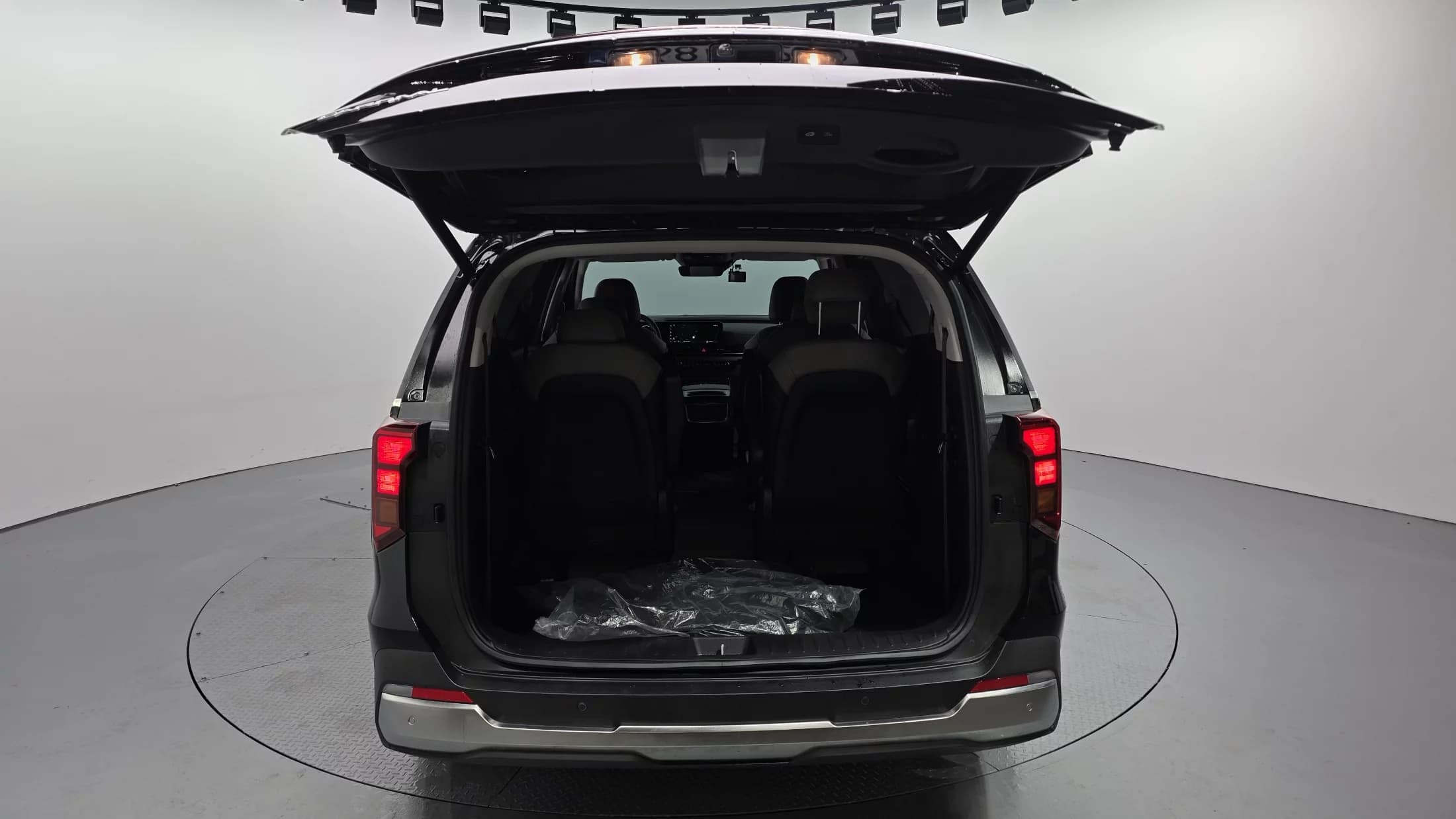 Kia Carnival Gasoline 9-Seater Noblesse, 2025 г. 8646 км. — фото 20