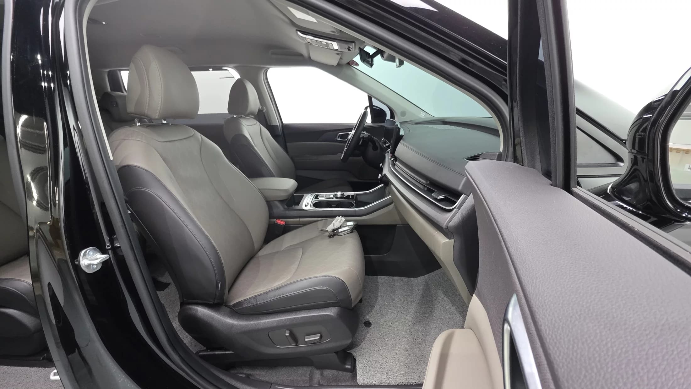 Kia Carnival Gasoline 9-Seater Noblesse, 2025 г. 8646 км. — фото 10