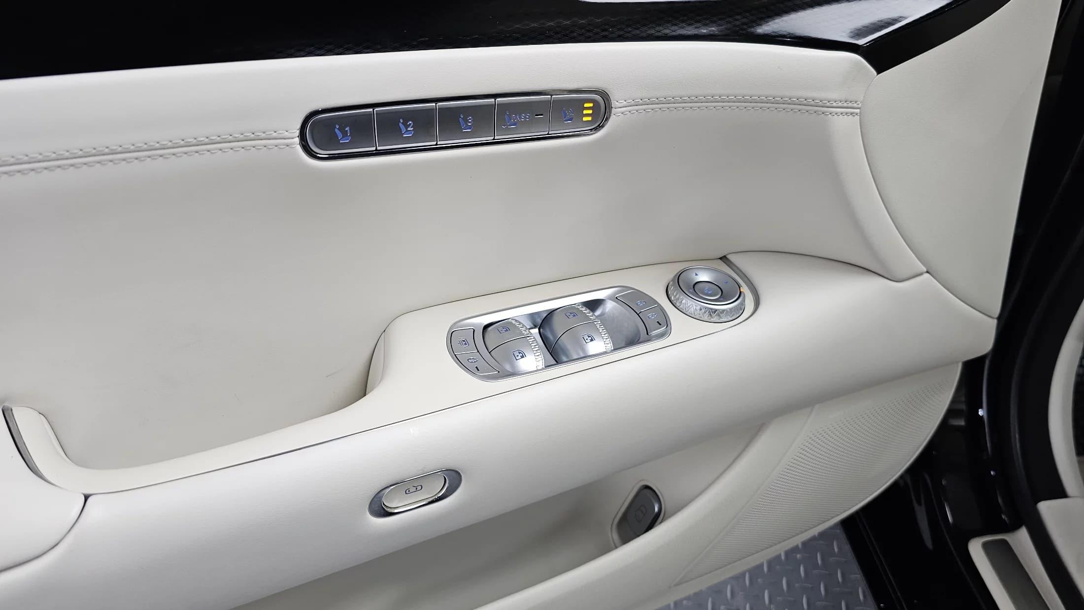 Genesis G90 Gasoline 3.5 Turbo AWD, 2022 г. 114212 км. — фото 20