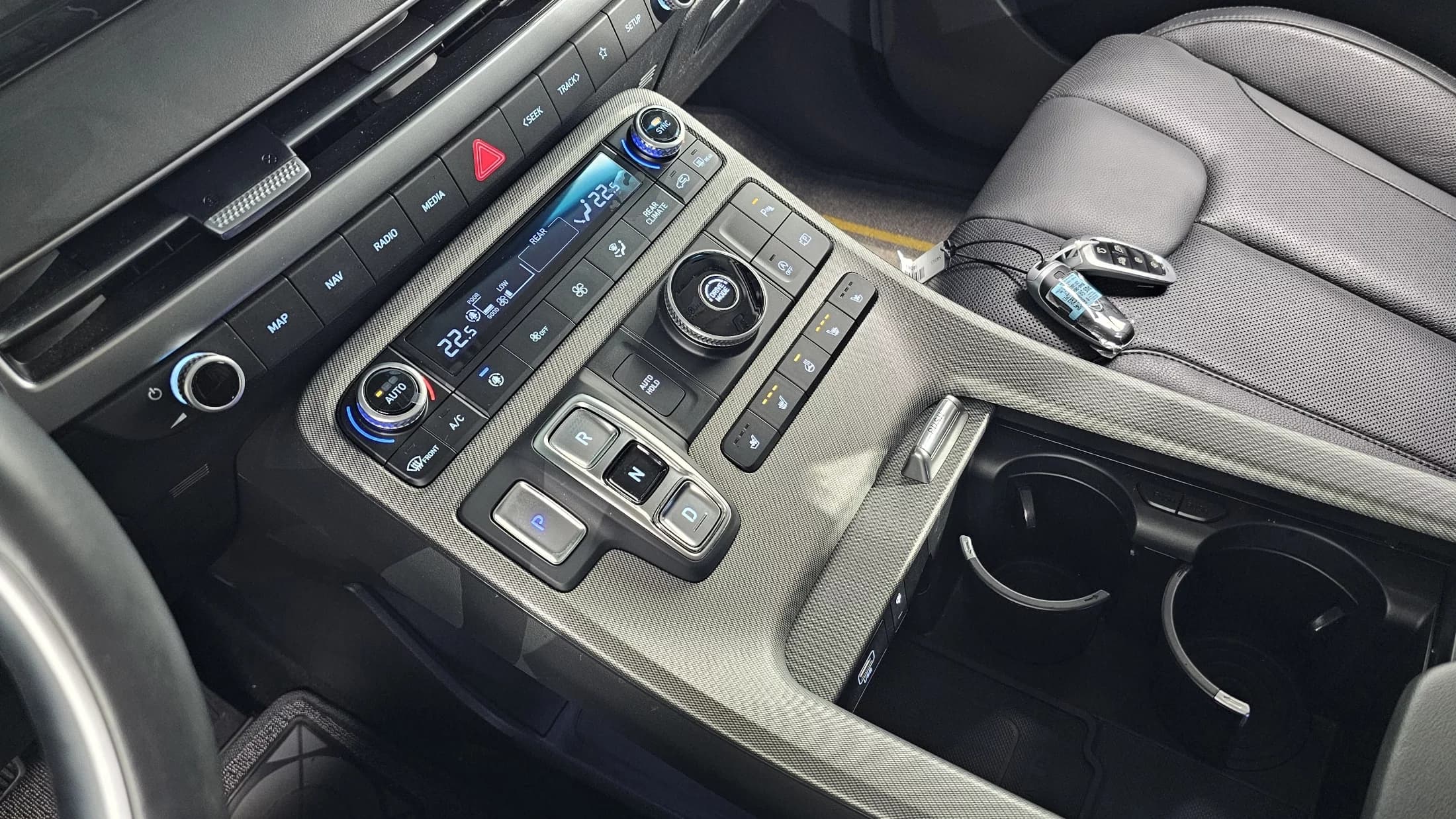 Hyundai Palisade Diesel 2.2 2WD Le Blanc, 2023 г. 49284 км. — фото 9
