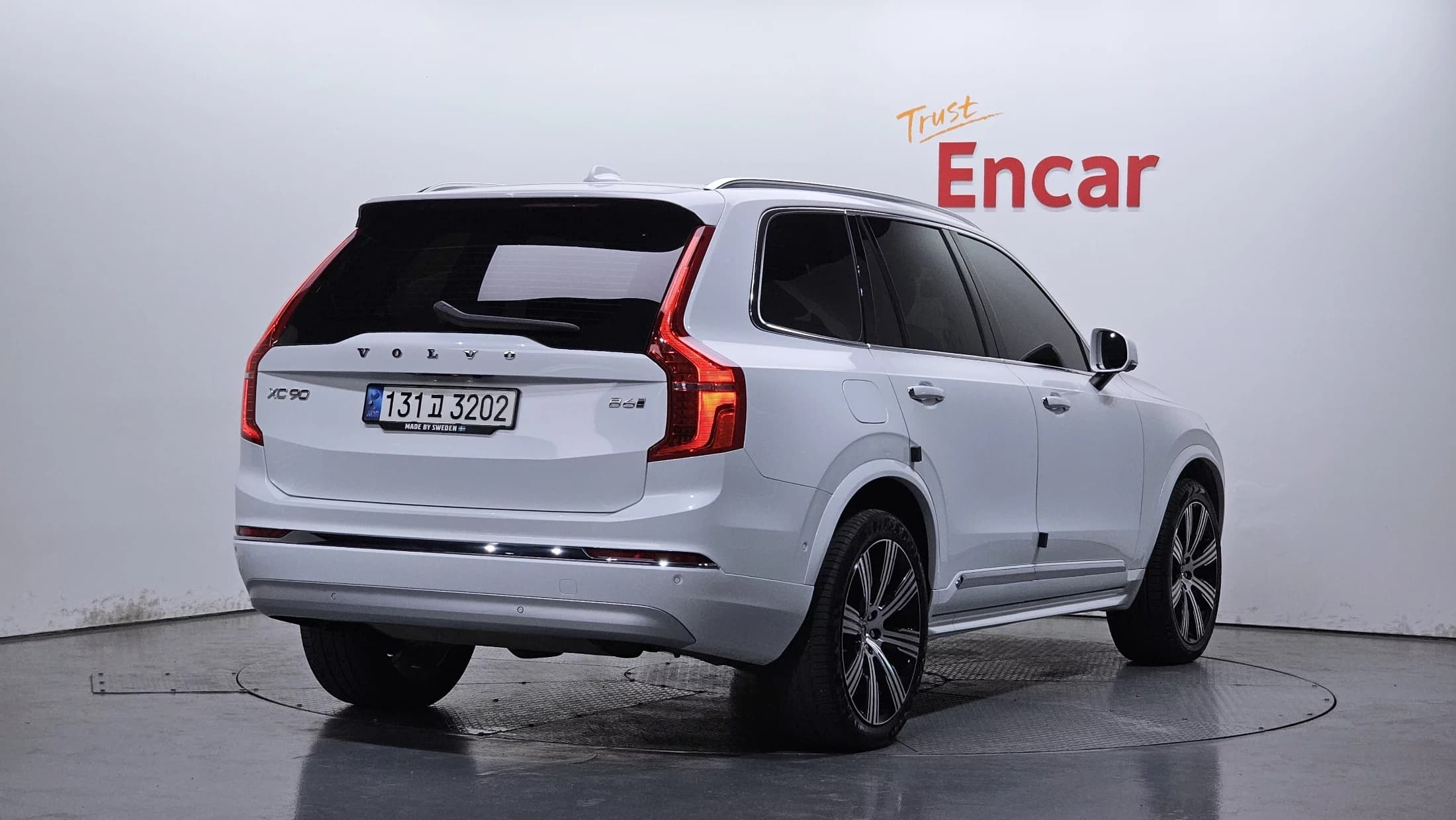 Volvo XC90 B6 Inscription, 2022 г. 72933 км. — фото 2