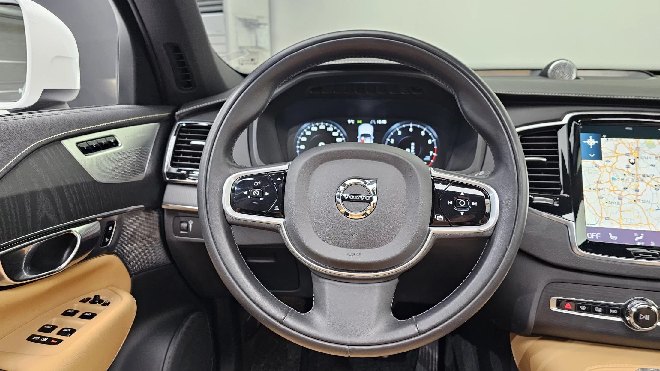 Volvo XC90 B6 Inscription, 2022 г. 72933 км. — фото 13
